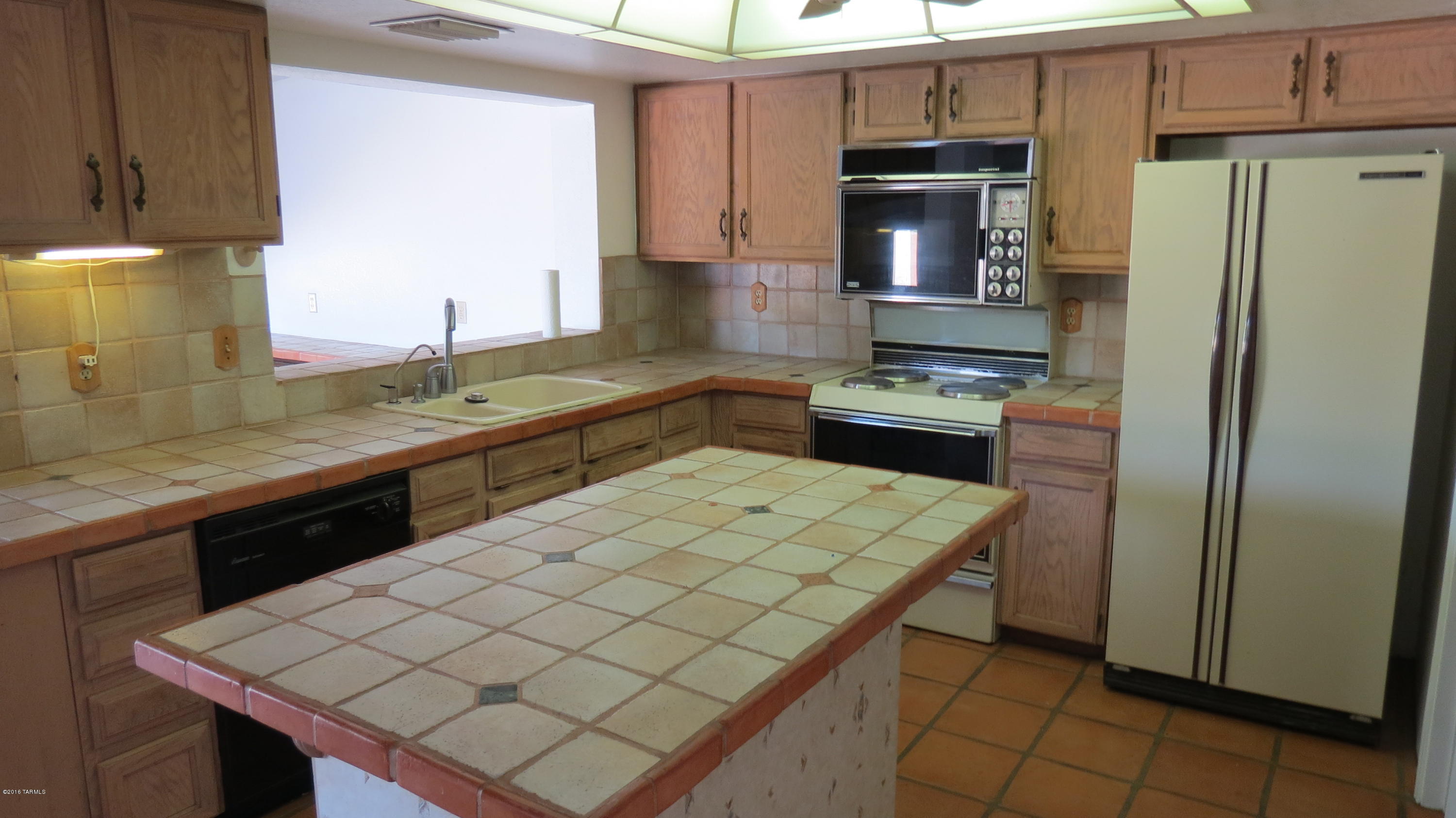 Vista Del Rio (218-290) - Residential Lease