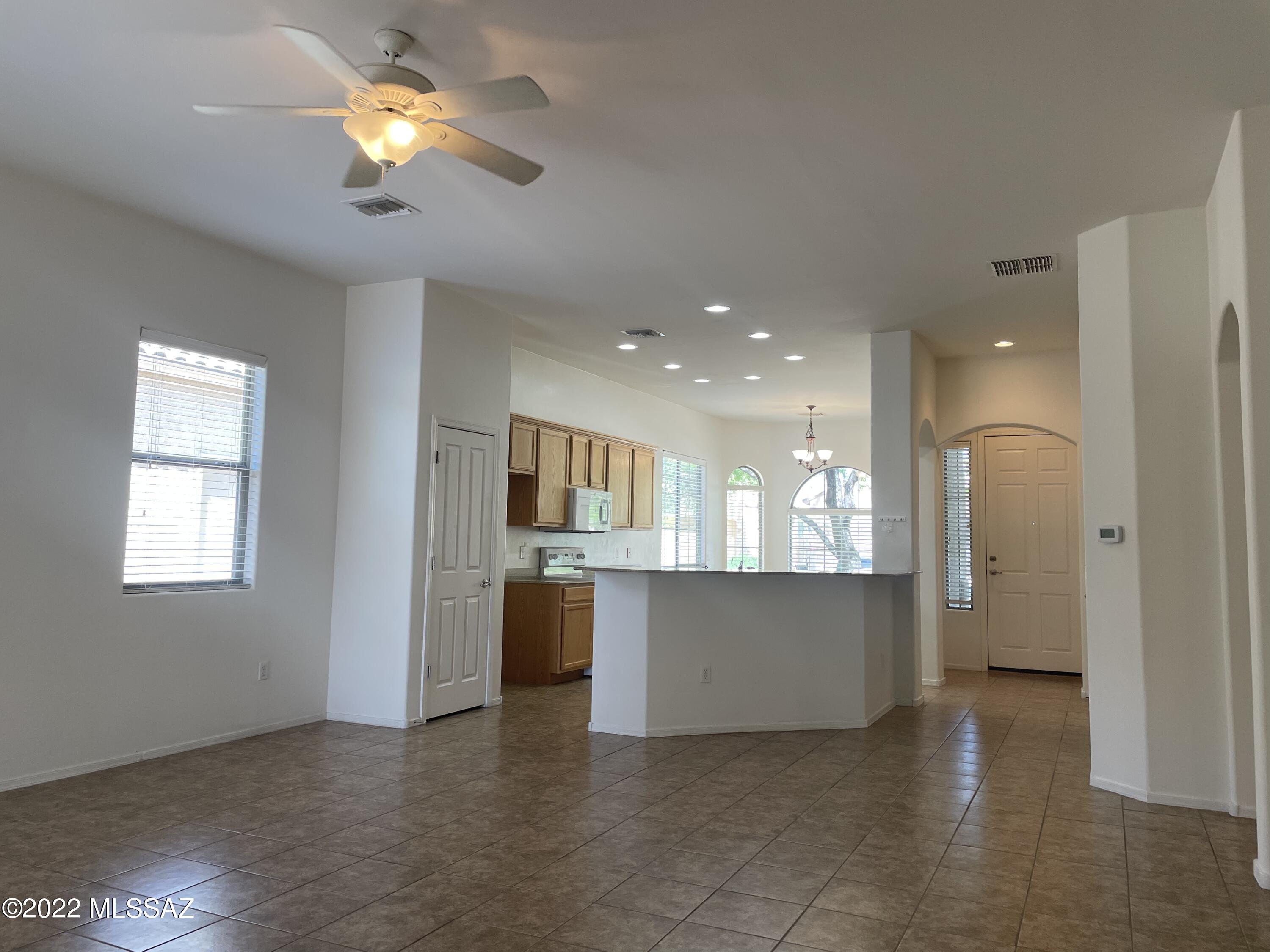 Rancho Vistoso NGHB 10 PCLS S,U & V - Residential
