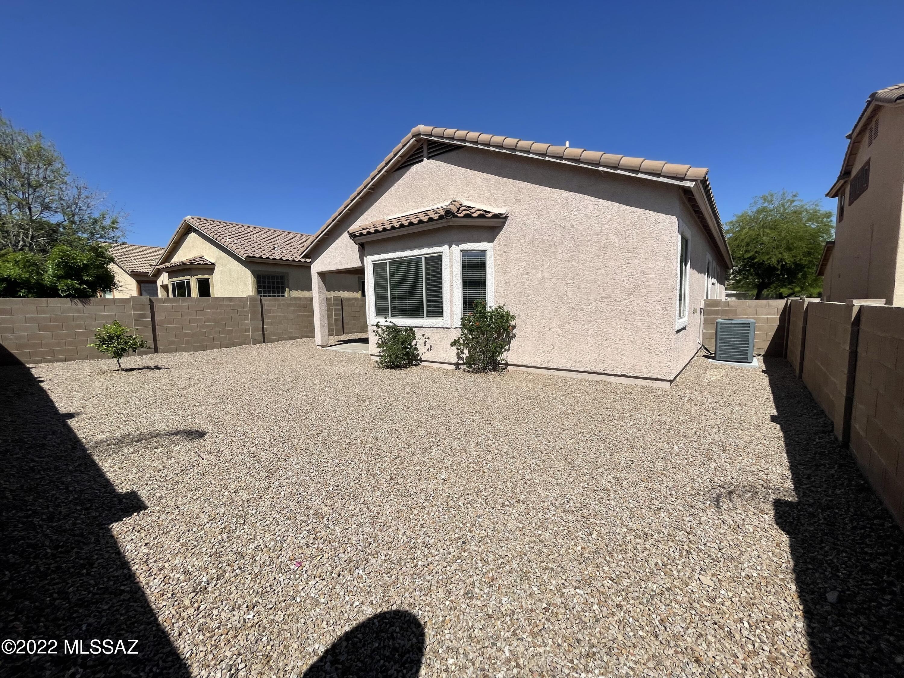 Rancho Vistoso NGHB 10 PCLS S,U & V - Residential