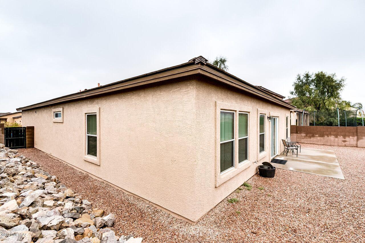 Black Horse (1-411) - Residential