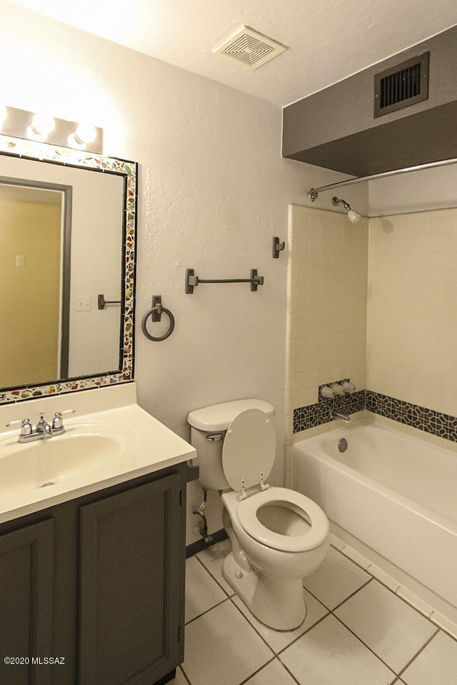 Tucson Park West NO. 2 (1-84) - Residential Lease