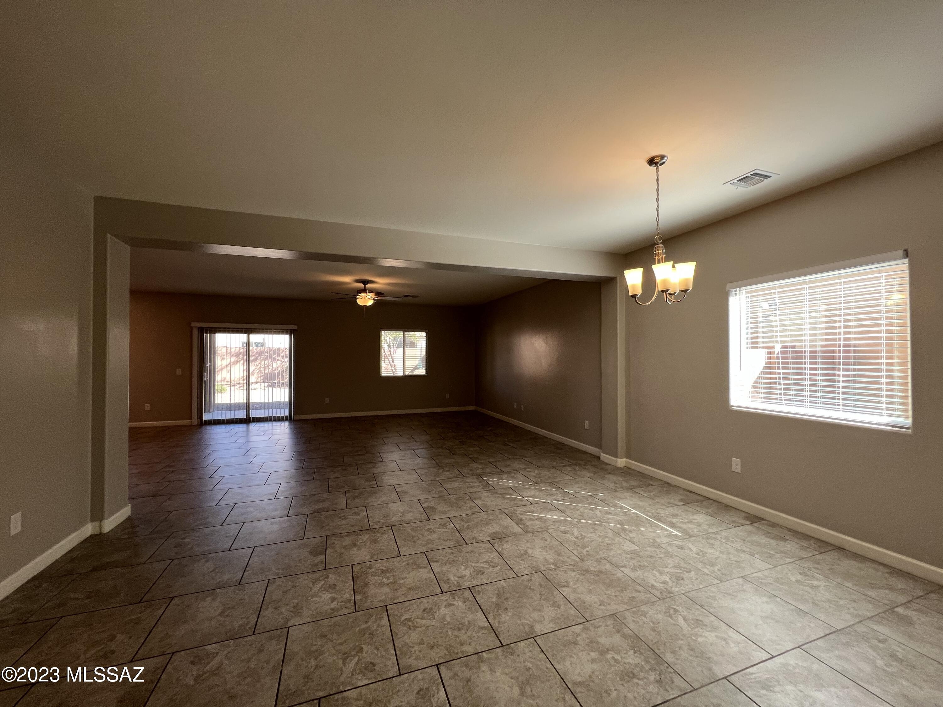 Vista Del Lago Norte SQ20140780198 - Residential Lease
