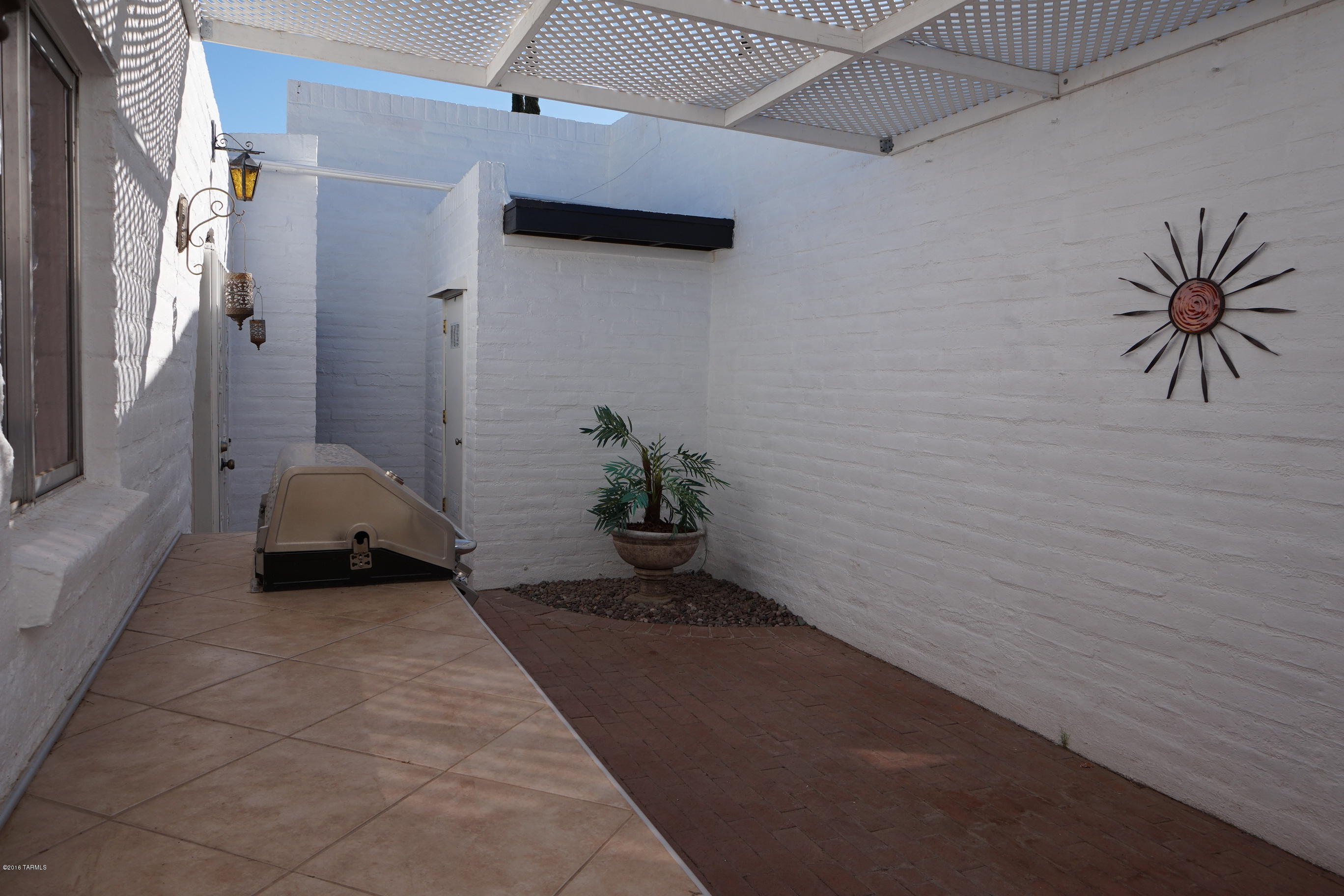 Las Lomitas (1) - Residential