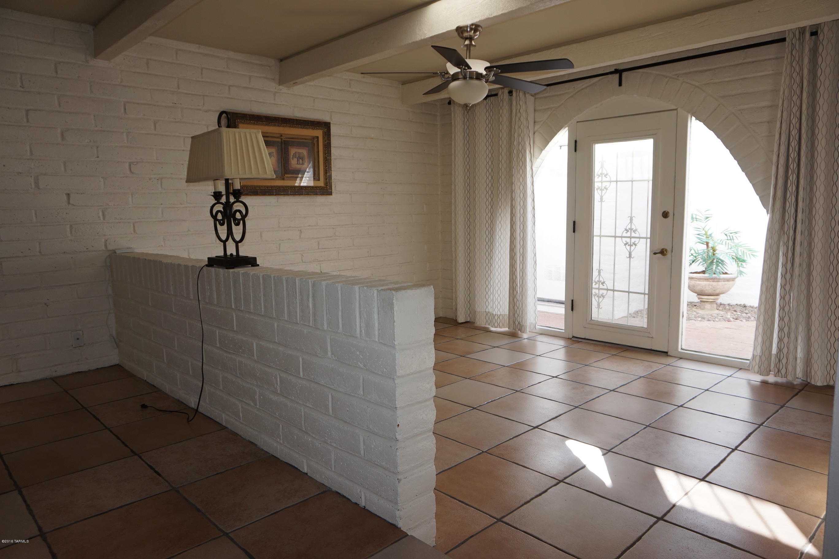 Las Lomitas (1) - Residential