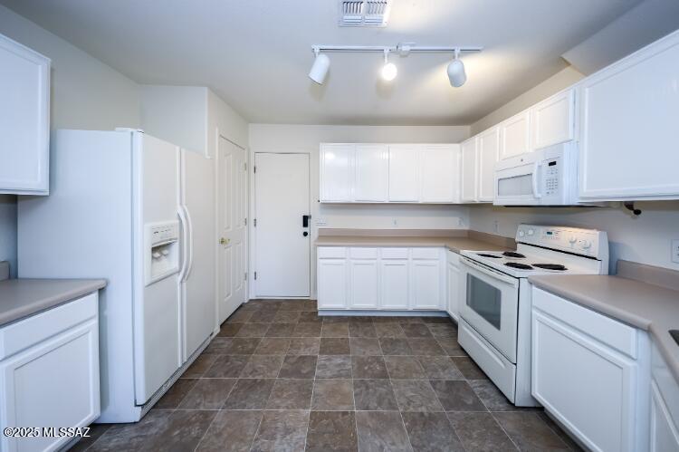 Pantano Ridge (1-123) - Residential Lease