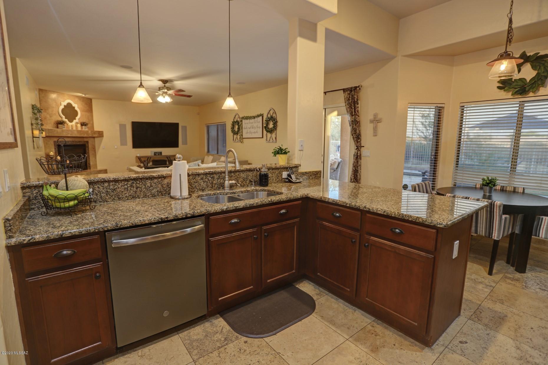 Continental Reserve Blk. 15 (1-66) - Residential