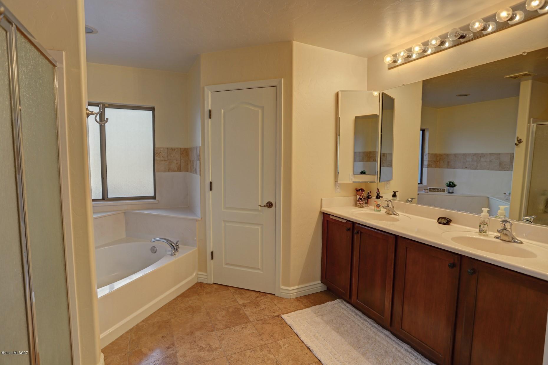 Continental Reserve Blk. 15 (1-66) - Residential