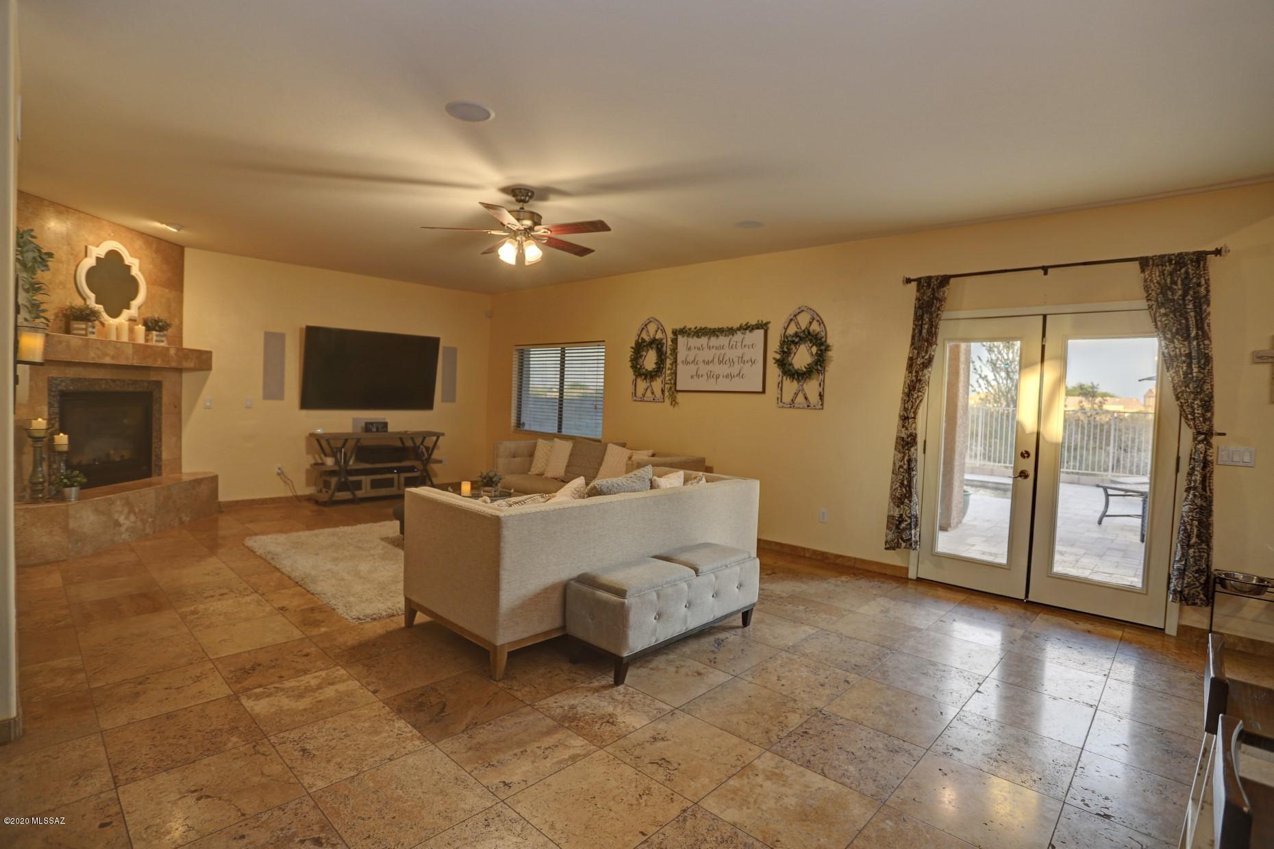 Continental Reserve Blk. 15 (1-66) - Residential