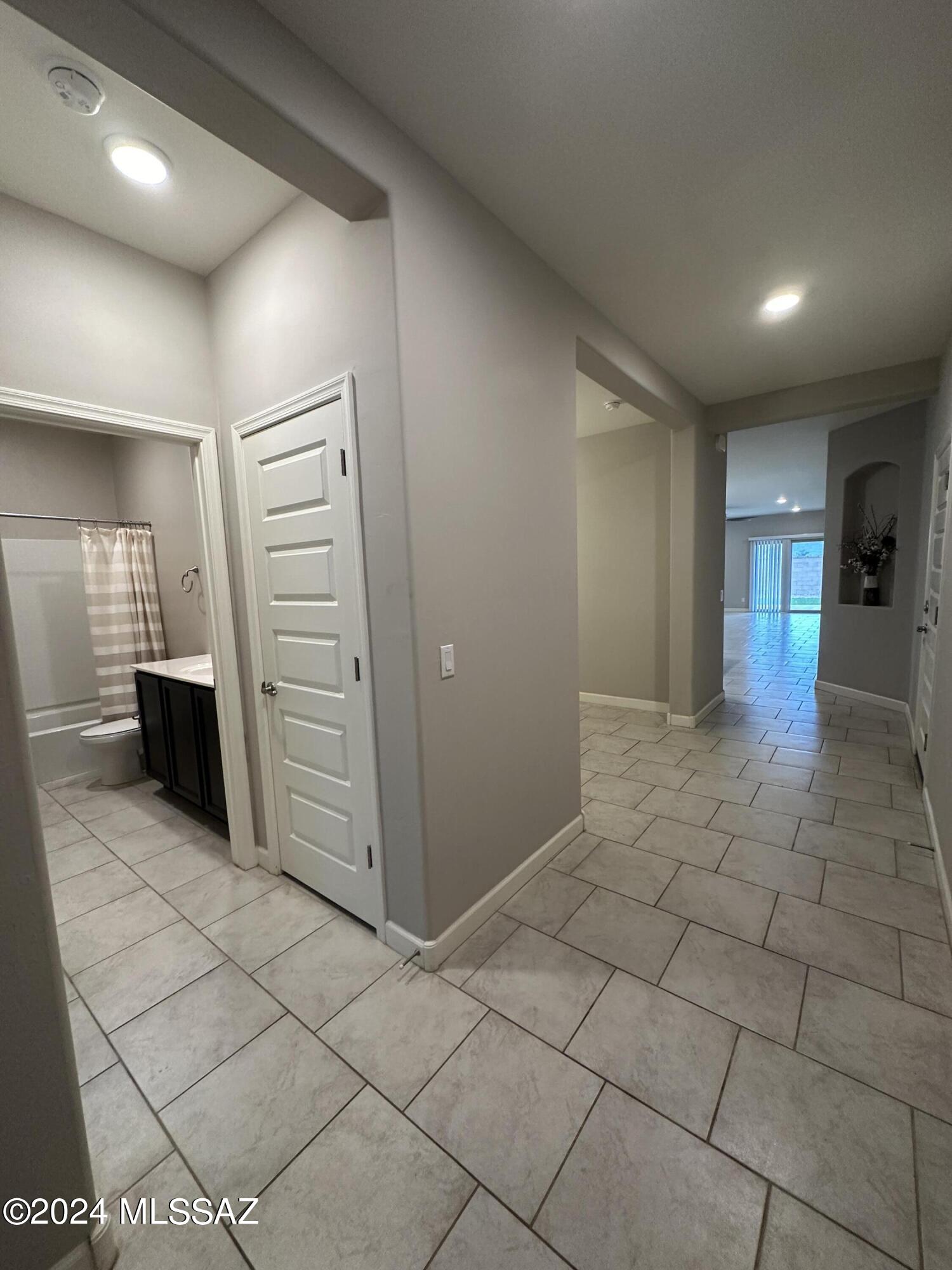 Saguaro Bloom Block 4 - Residential Lease
