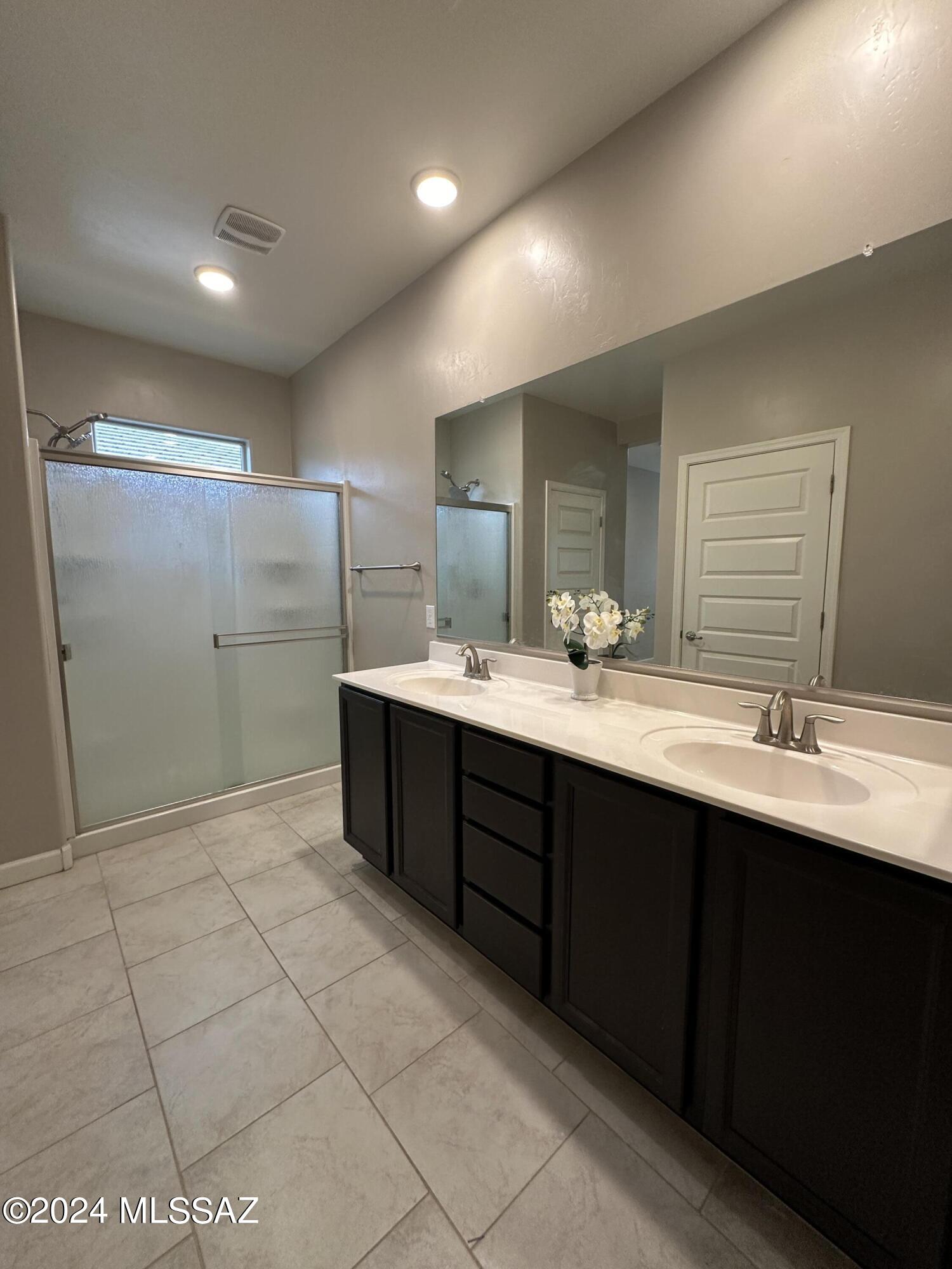 Saguaro Bloom Block 4 - Residential Lease