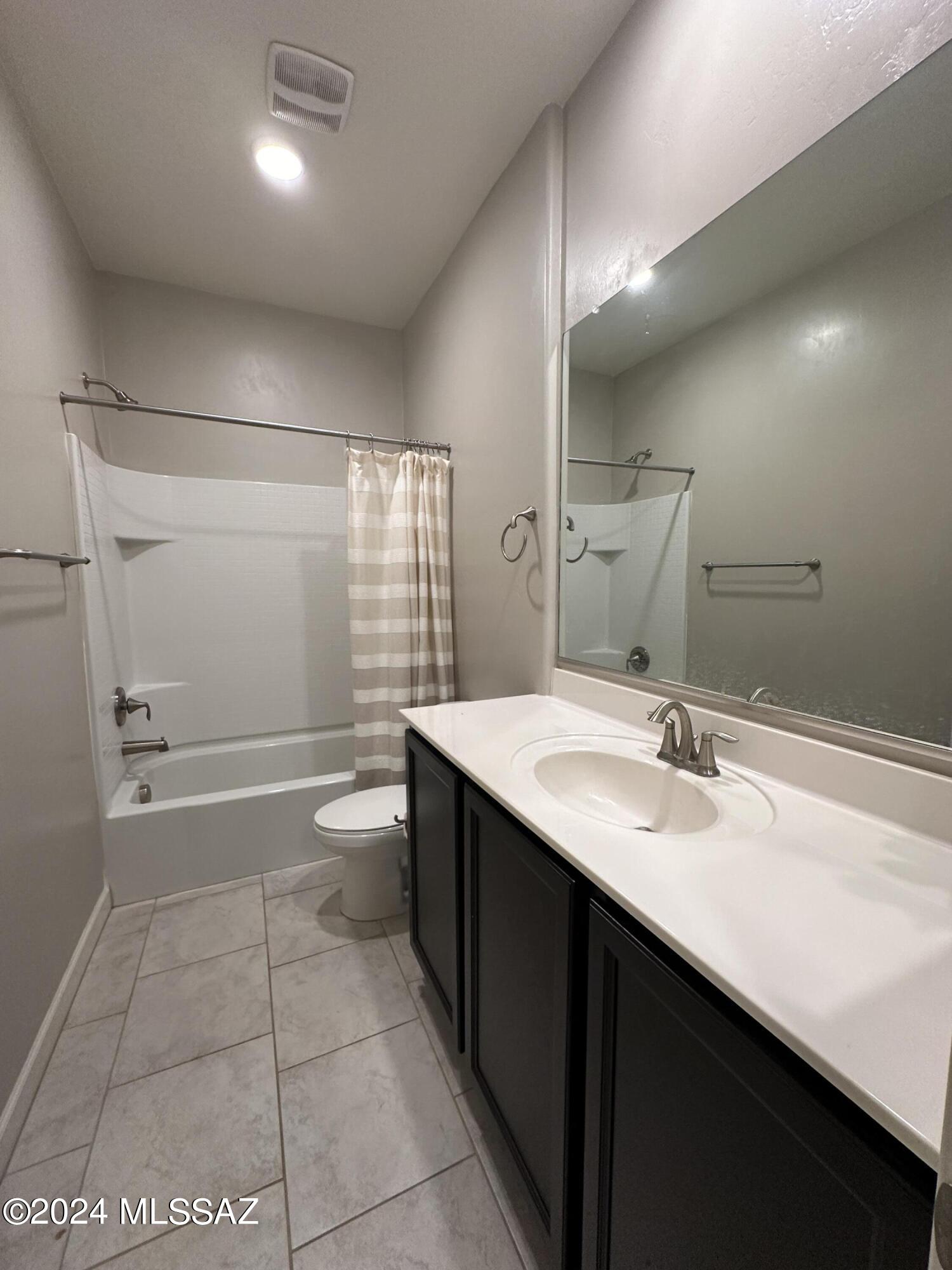 Saguaro Bloom Block 4 - Residential Lease
