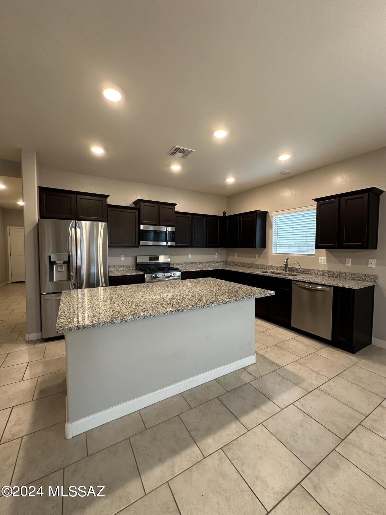 Saguaro Bloom Block 4 - Residential Lease