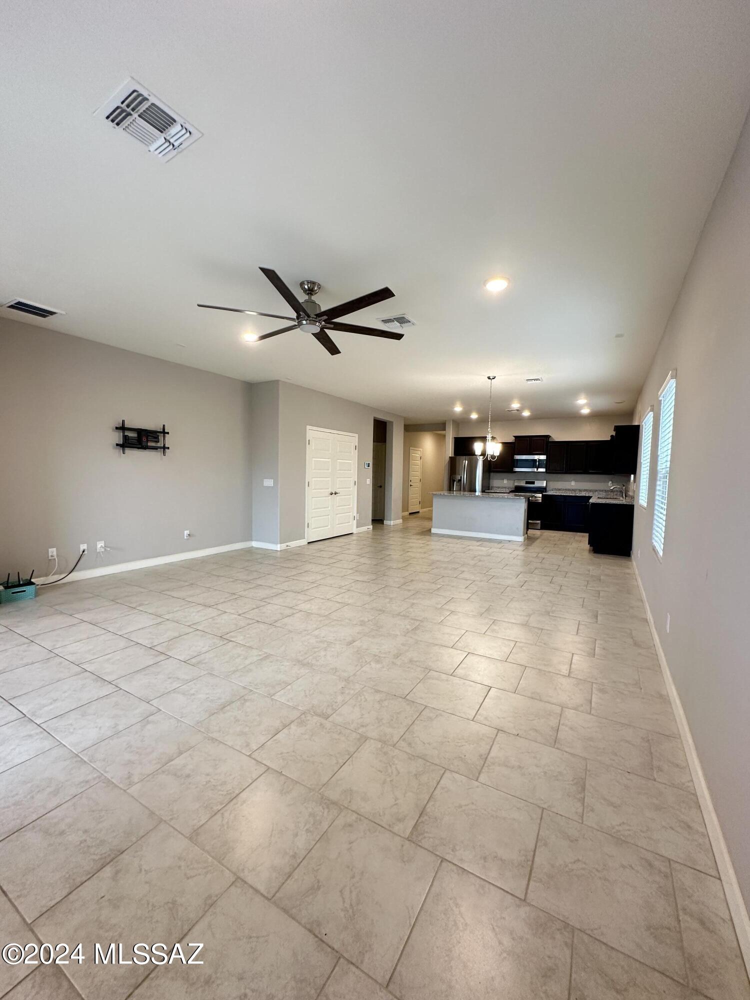 Saguaro Bloom Block 4 - Residential Lease