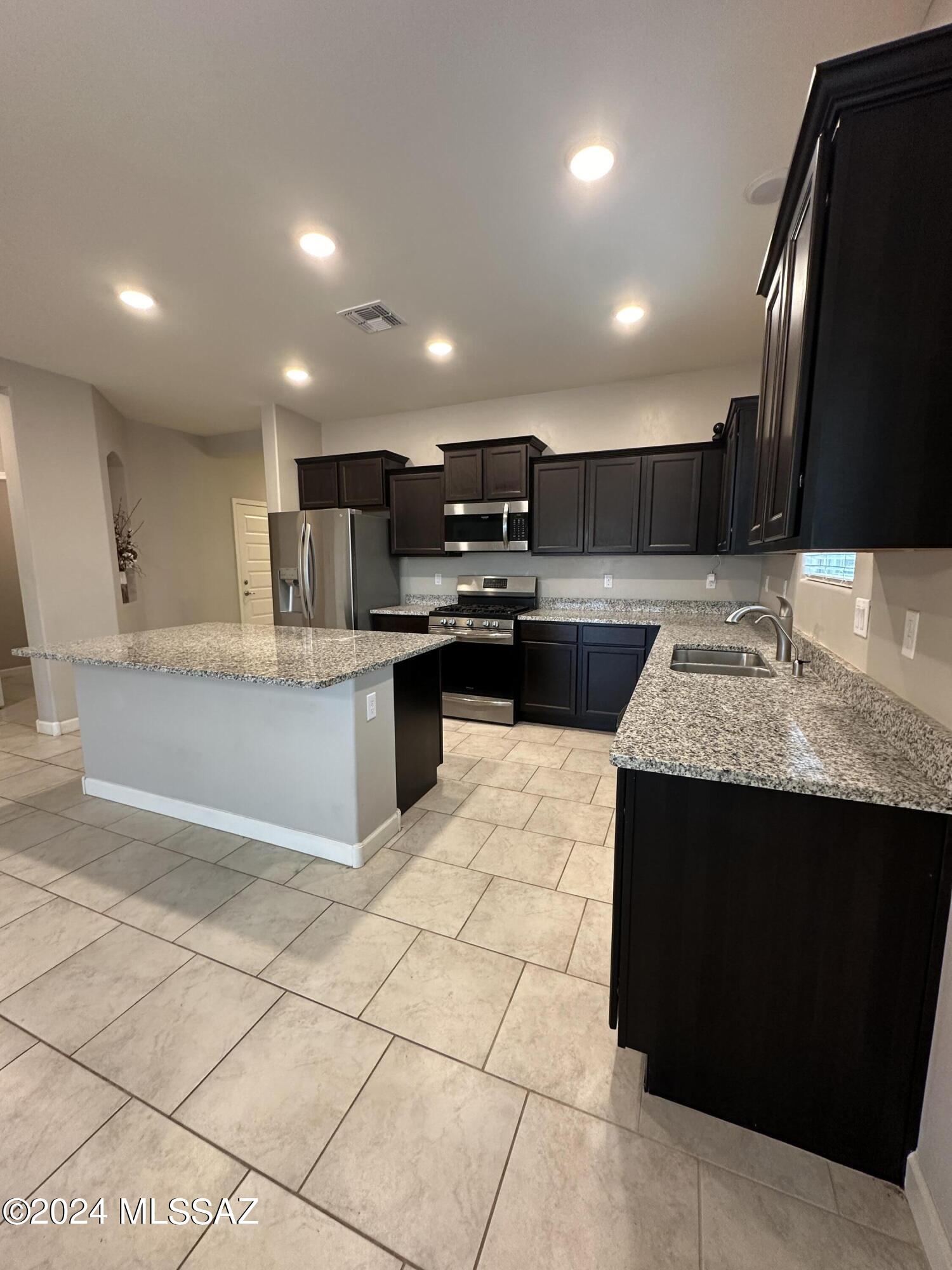 Saguaro Bloom Block 4 - Residential Lease