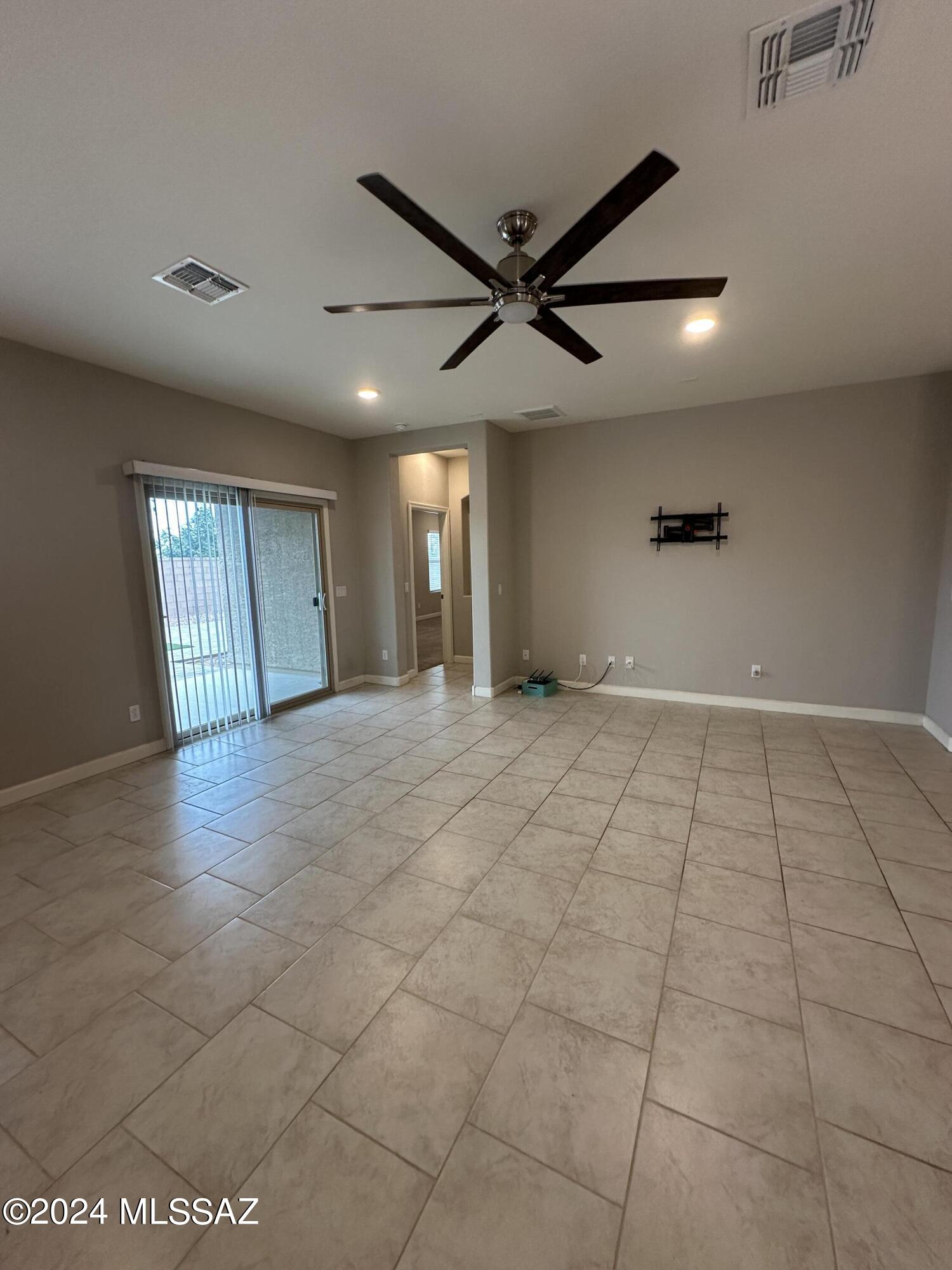 Saguaro Bloom Block 4 - Residential Lease