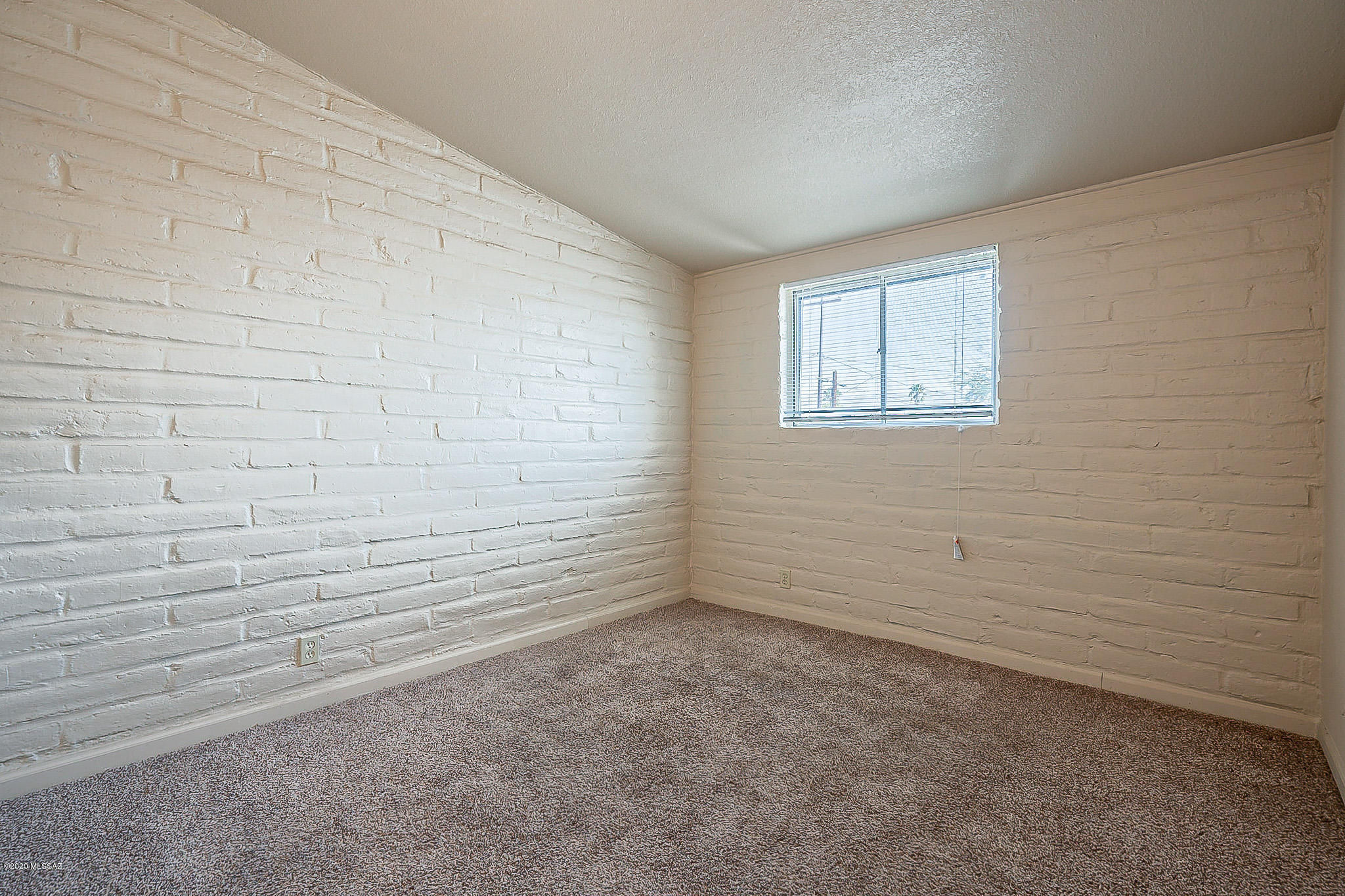 Kingston Knolls Terrace - Residential