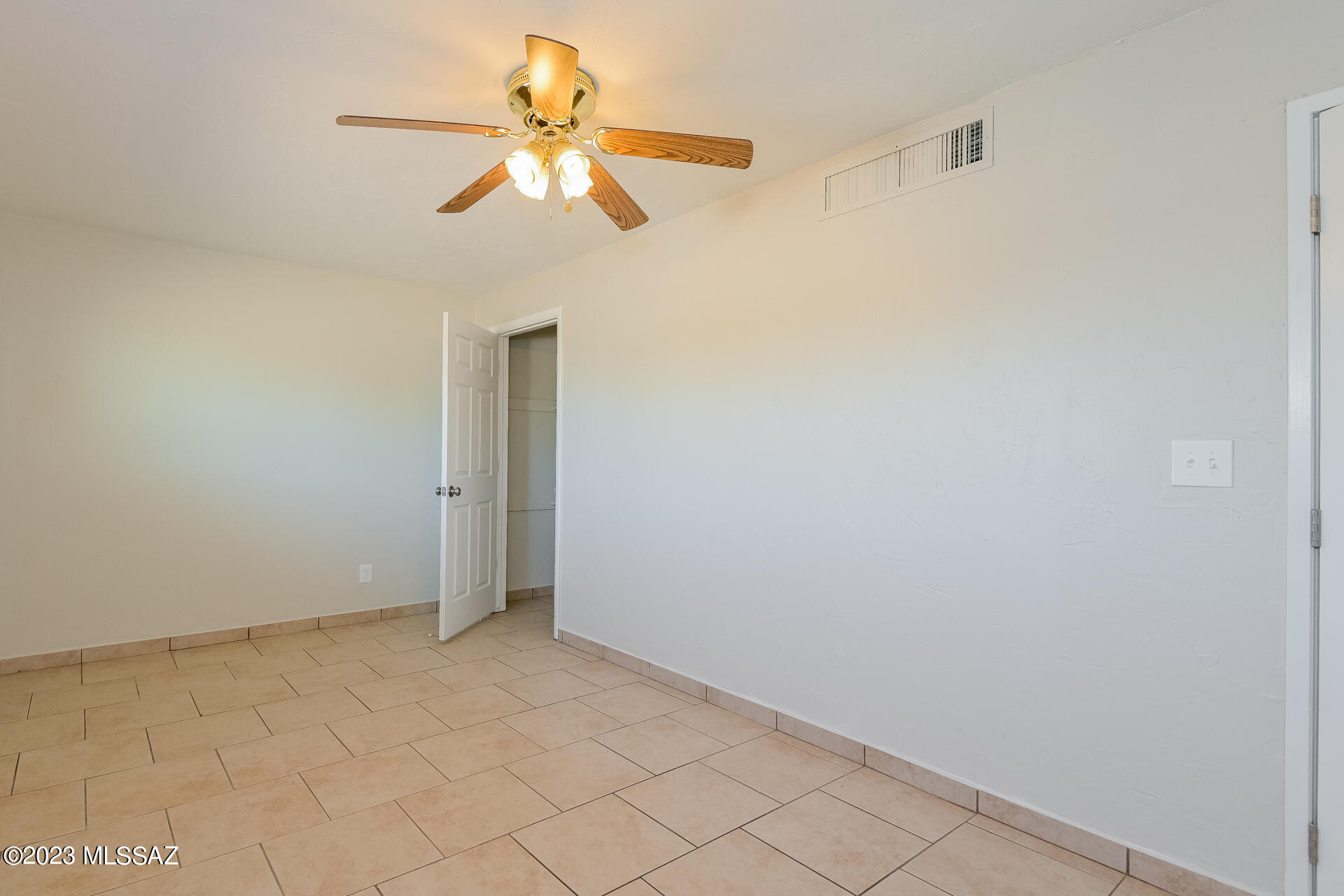Lakecrest NO. 4 (1-80) - Residential Lease