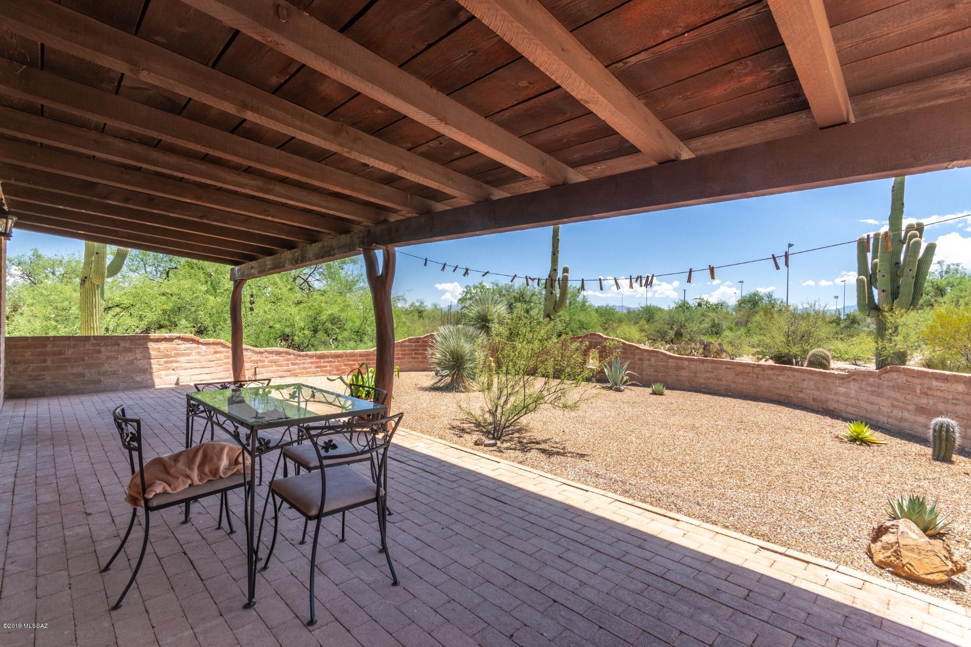 Las Quintas Sernas (10-40) - Residential