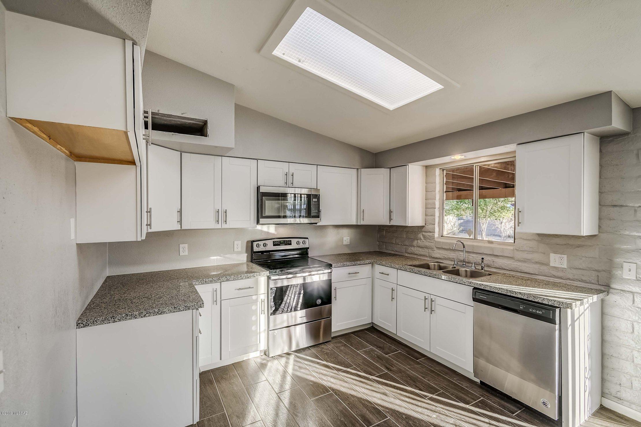 Casas Adobes Park (1-93) - Residential