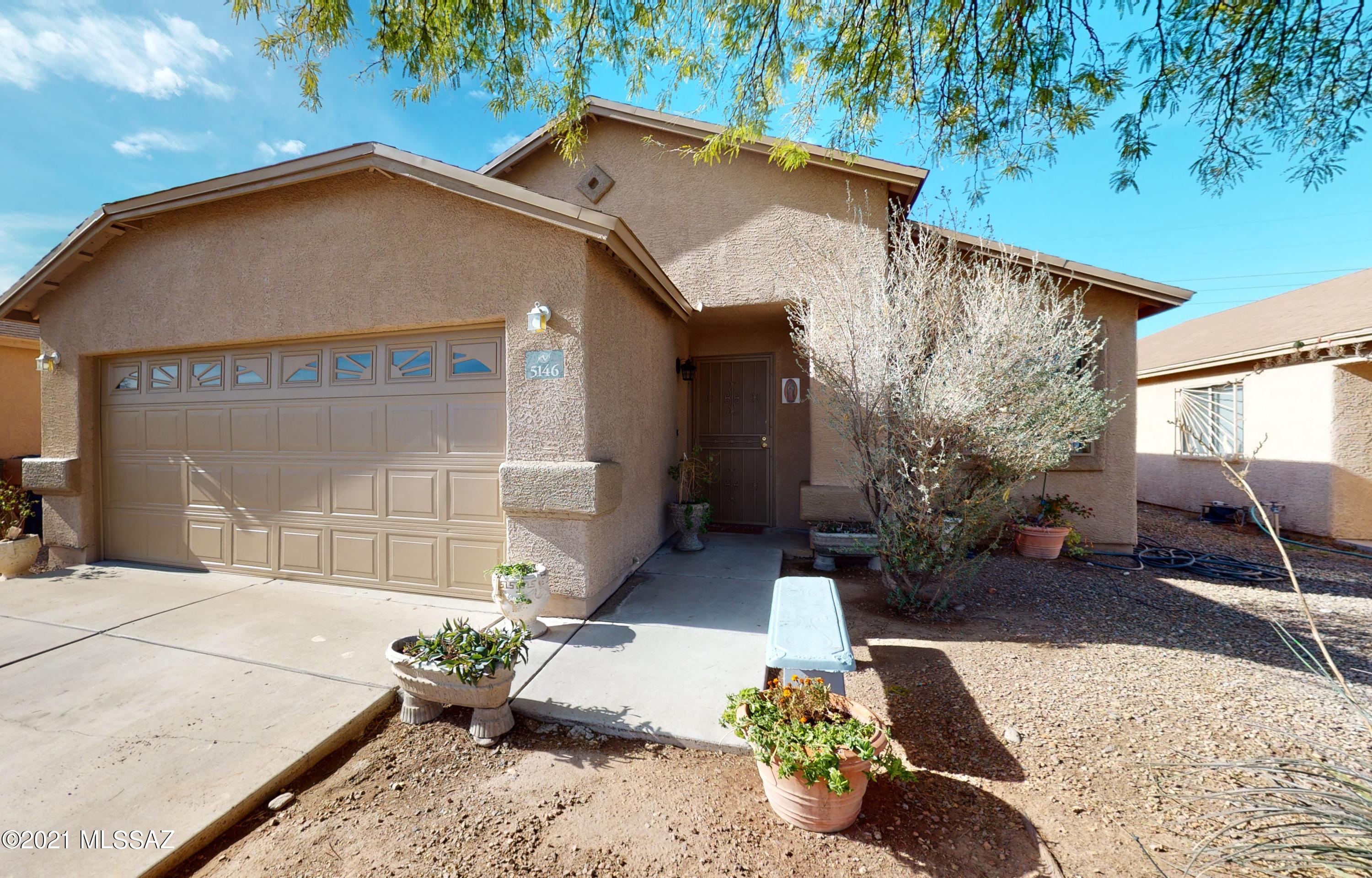 Beautiful 3 bedroom 2 bathroom home located in Midvale Park! This well maintained home has a spacious private backyard with a block wall. Home is located 5-10 min away from grocery stores, Pima Desert Vista Campus, and the freeway. Hurry, this one will go quickly!