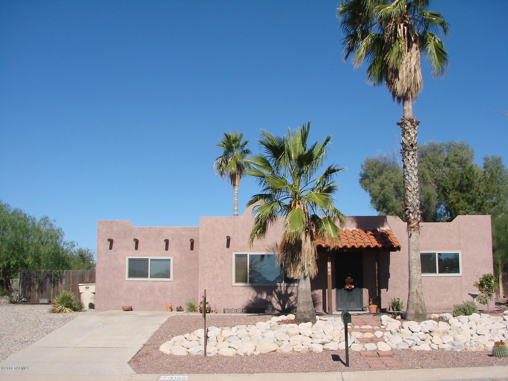 Great NW location! This 1980 Home features updated kitchen cabinets, counter tops and appliances. The
bathrooms are also updated with tile floors and showers. The large corner lot has plenty of parking for all your needs. No HOA!! The back covered
patio is the entire length of the house so there is plenty of space to relax & entertain. The large yard is easy care which includes mature vegetation and fruit trees.