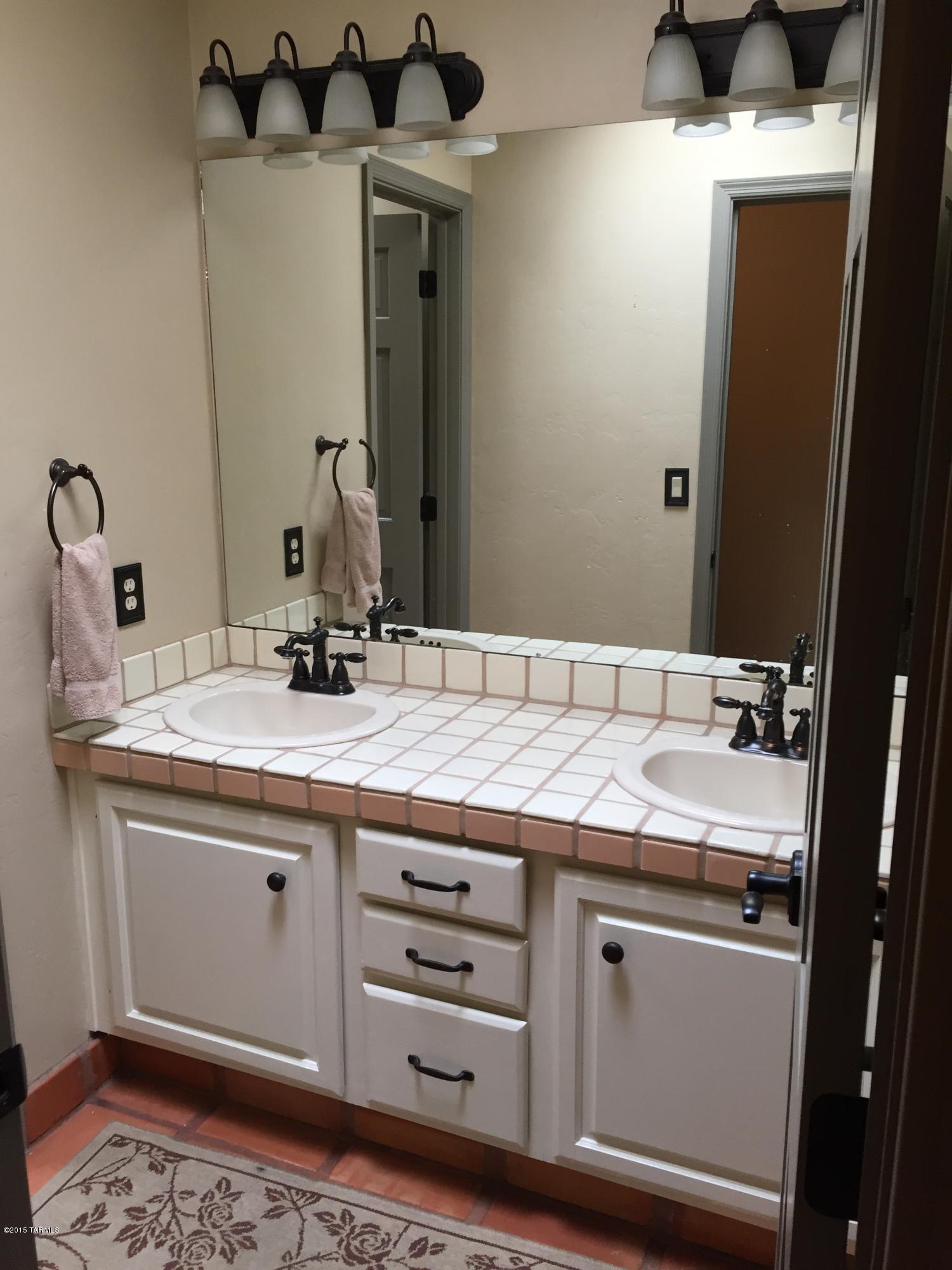 Shadow Hills (1-483) - Residential Lease
