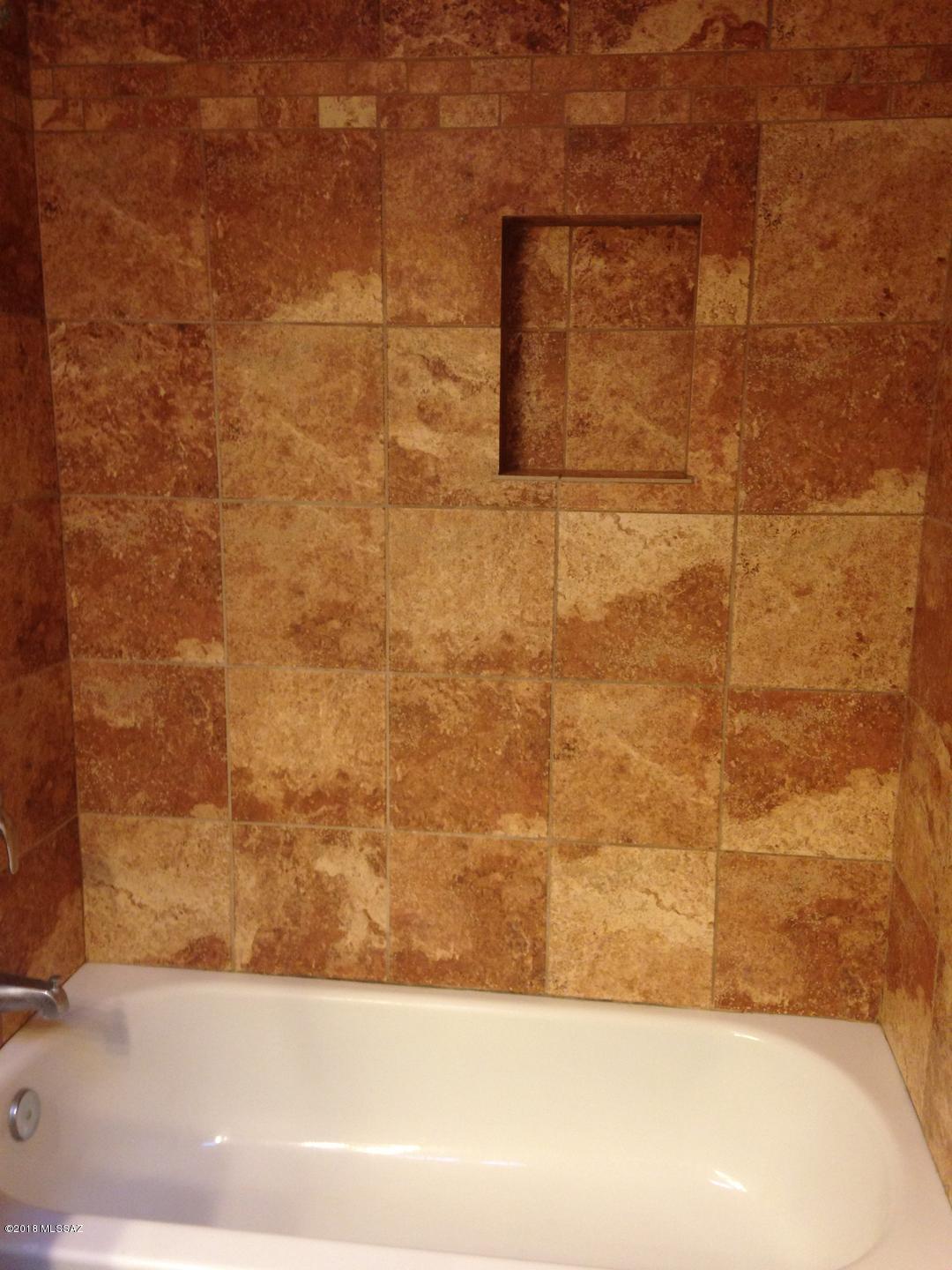Vista Del Sahuaro - Residential Lease