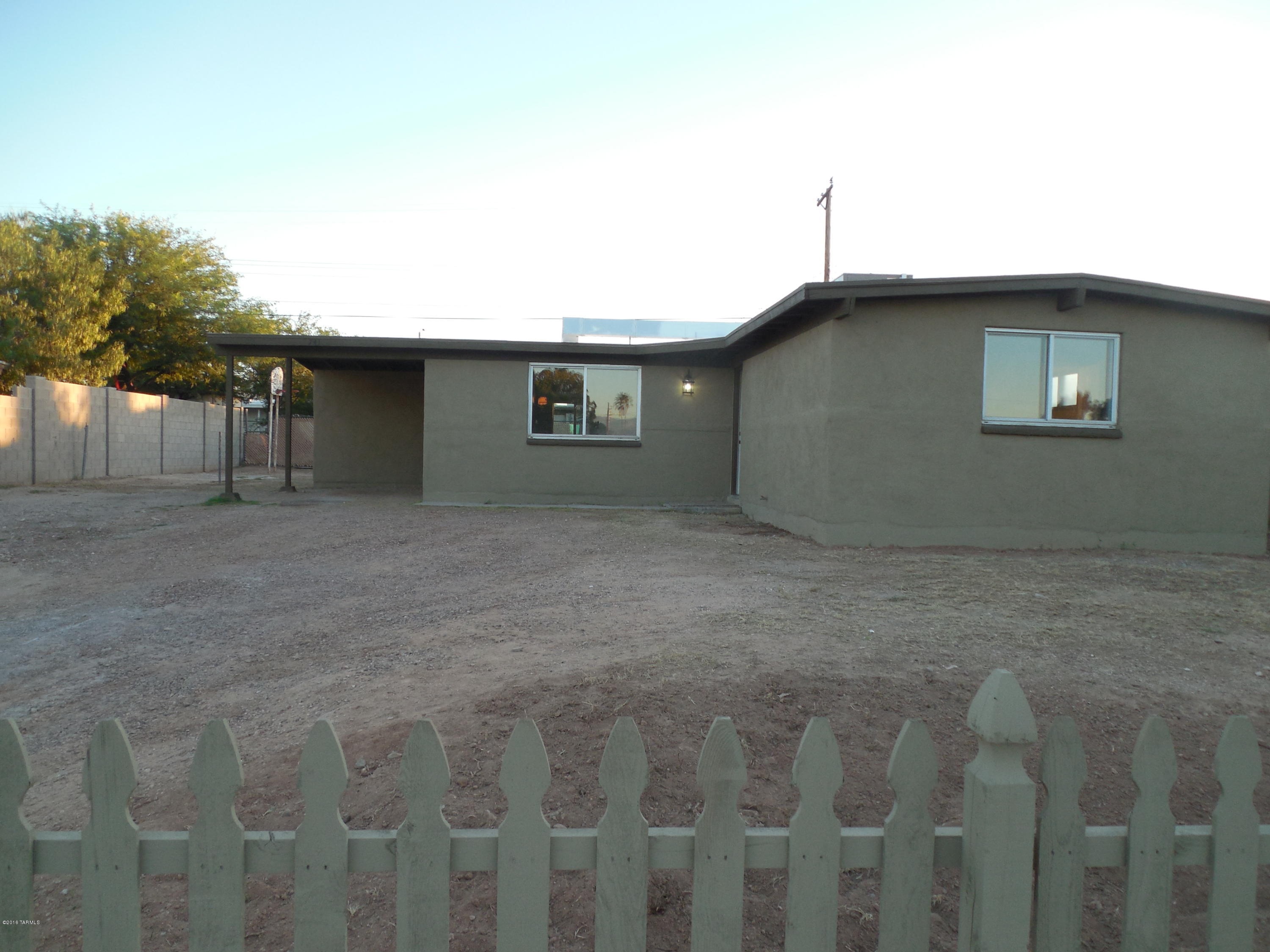 Come and see this perfectly remodeled (September 2016) contemporary sleek home.  This home has 3 bedrooms and 2 bathrooms with a living room and a formal dining room.  The laundry has it's own room as well and is in a quiet corner of the home.  The yard is good sized and sits up high from the street.
The backyard is cleaned and ready for your imagination.  The rear porch is cozy and quiet.  Don't wait.  Come and see today.