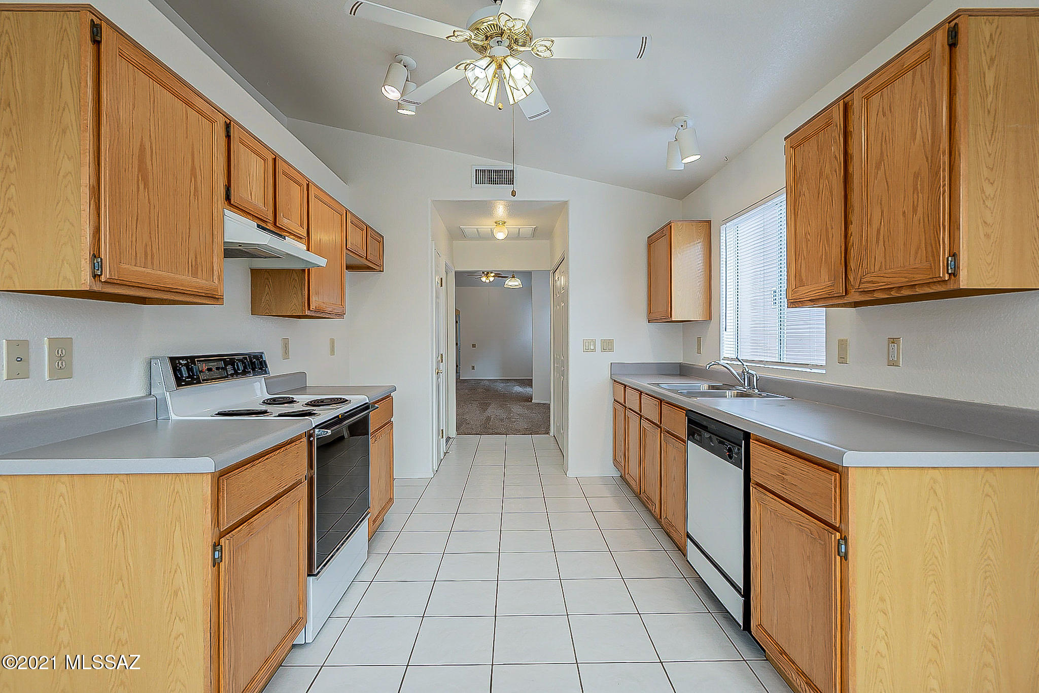 Ventana De Sabino Townhomes - Residential