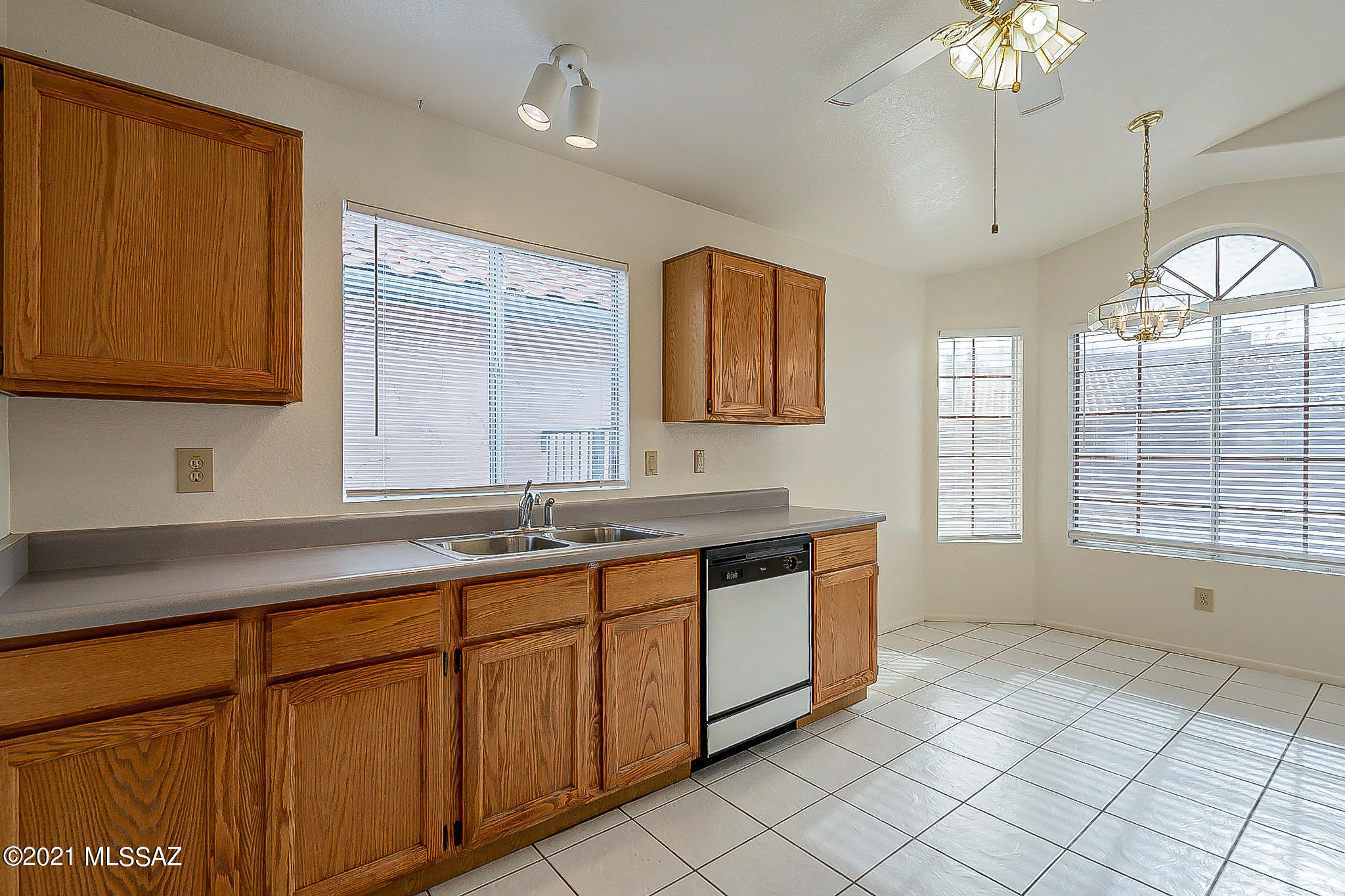 Ventana De Sabino Townhomes - Residential