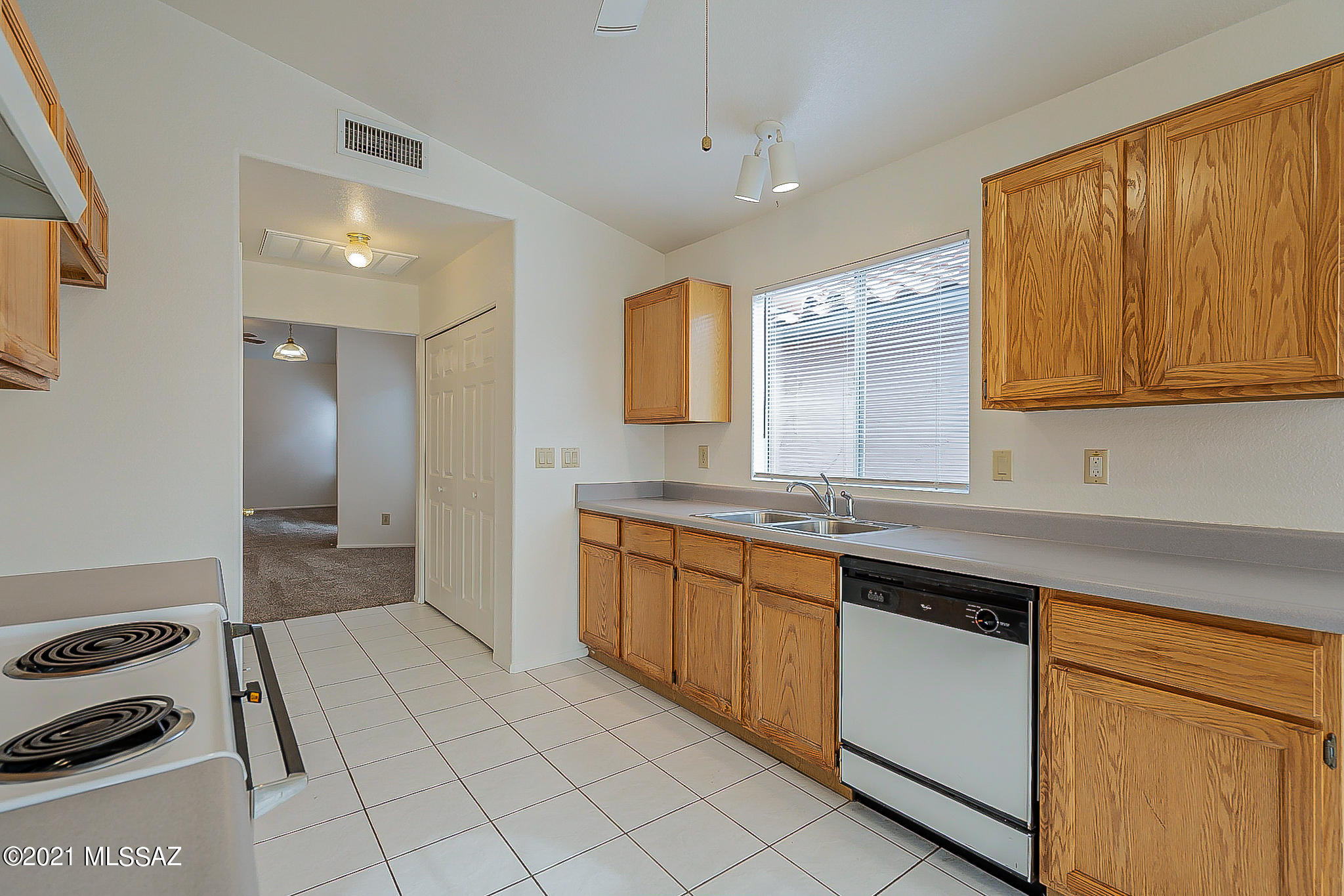 Ventana De Sabino Townhomes - Residential