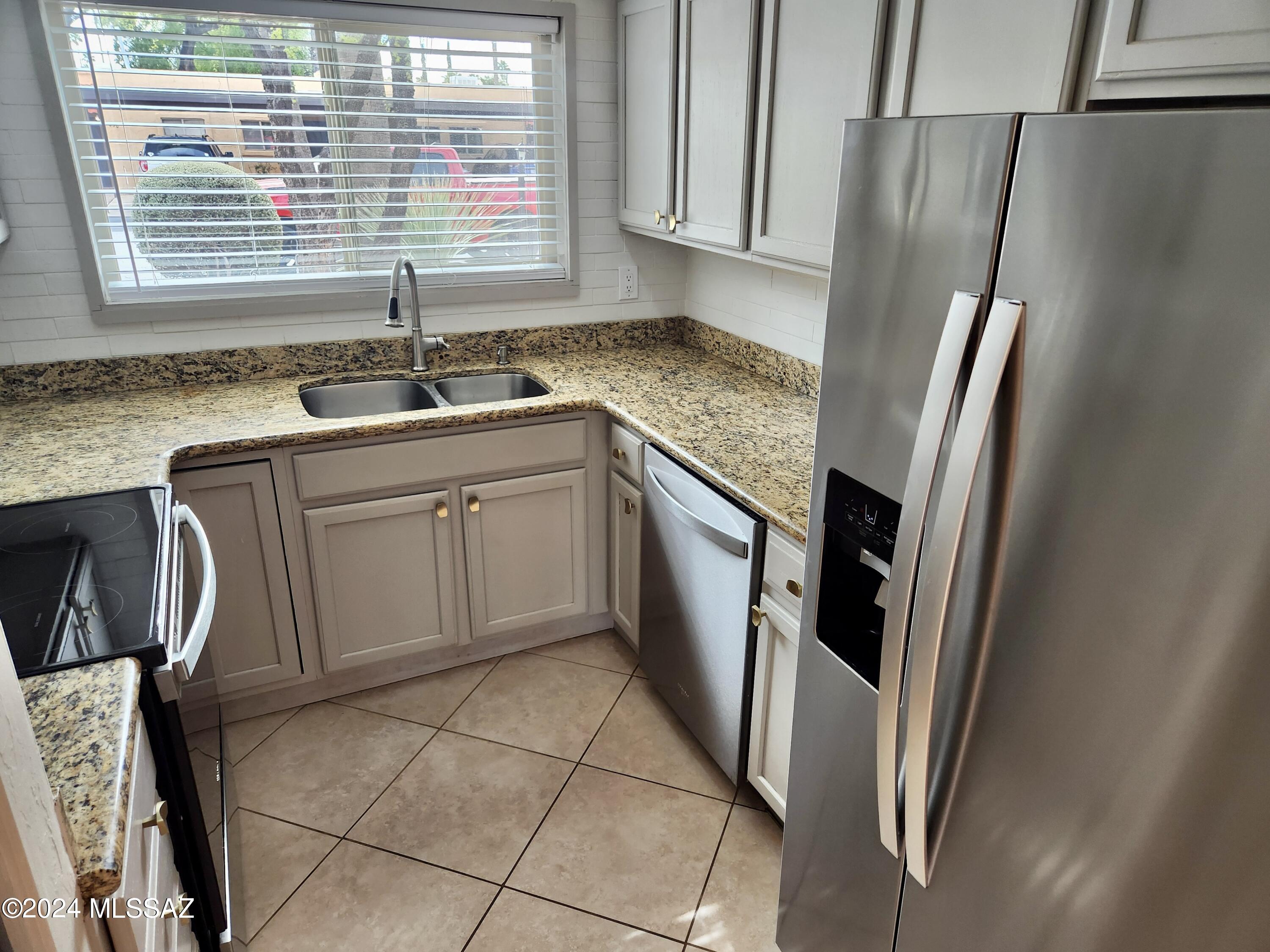 Verde Vista Villas (1-94) - Residential Lease