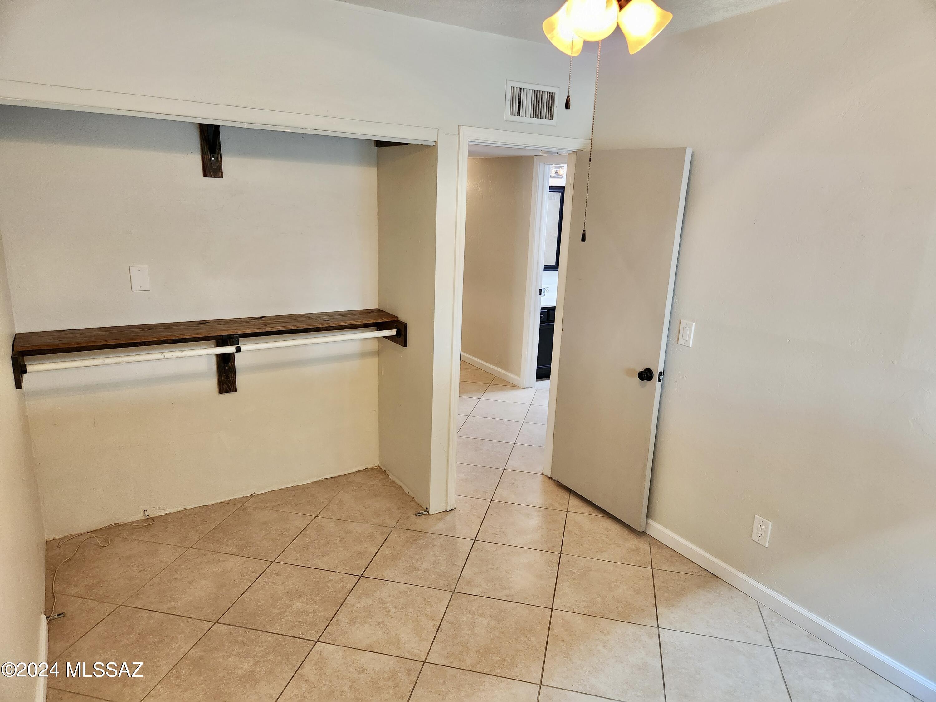 Verde Vista Villas (1-94) - Residential Lease