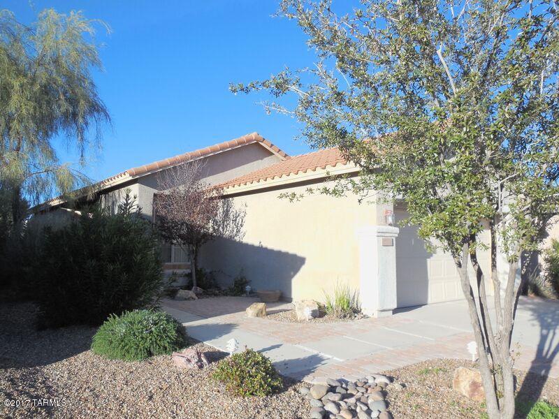 Resort Style Living in sought after Sunflower Active Adult 55+ Community! This well maintained 2 Bedroom 2 Bath home includes bright kitchen, reverse osmosis, and all appliances convey with home. *Seller willing to offer a flooring credit at close of escrow. Professionally landscaped yard with screened in patio, and water softener in 2 car garage. Sunflower offers community pool and spa, exercise facilities, putting green, pickleball, boche ball, classes and clubs! Convenient access to I-10,shopping at the new Premium Outlet Mall, Medical Facilities, Restaurants, and more.