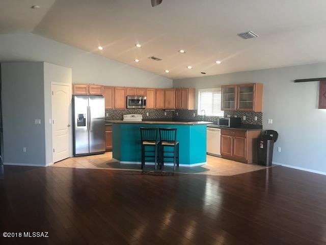 Charming 3 bed/2 bath home on large lot in Gladden Farms, close to the park.  This home boast great room with vaulted ceilings, nice kitchen with all appliances.  Large master suite with walk in closet, large tub/shower, huge backyard completes the picture.