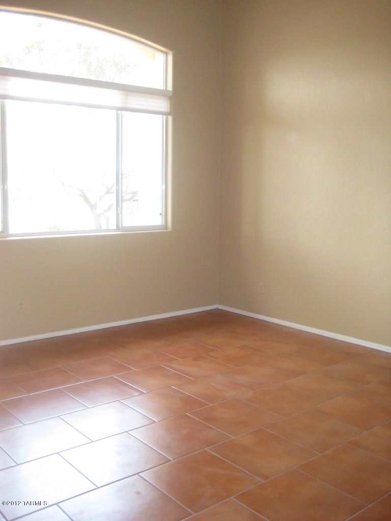 Desert Greens At Oro Valley (1-23) - Residential Lease