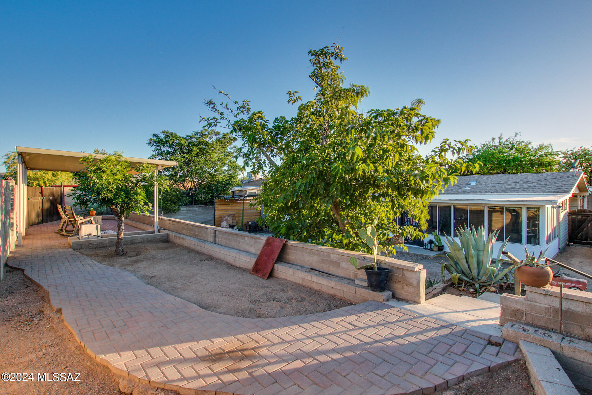 Las Palomas - Residential