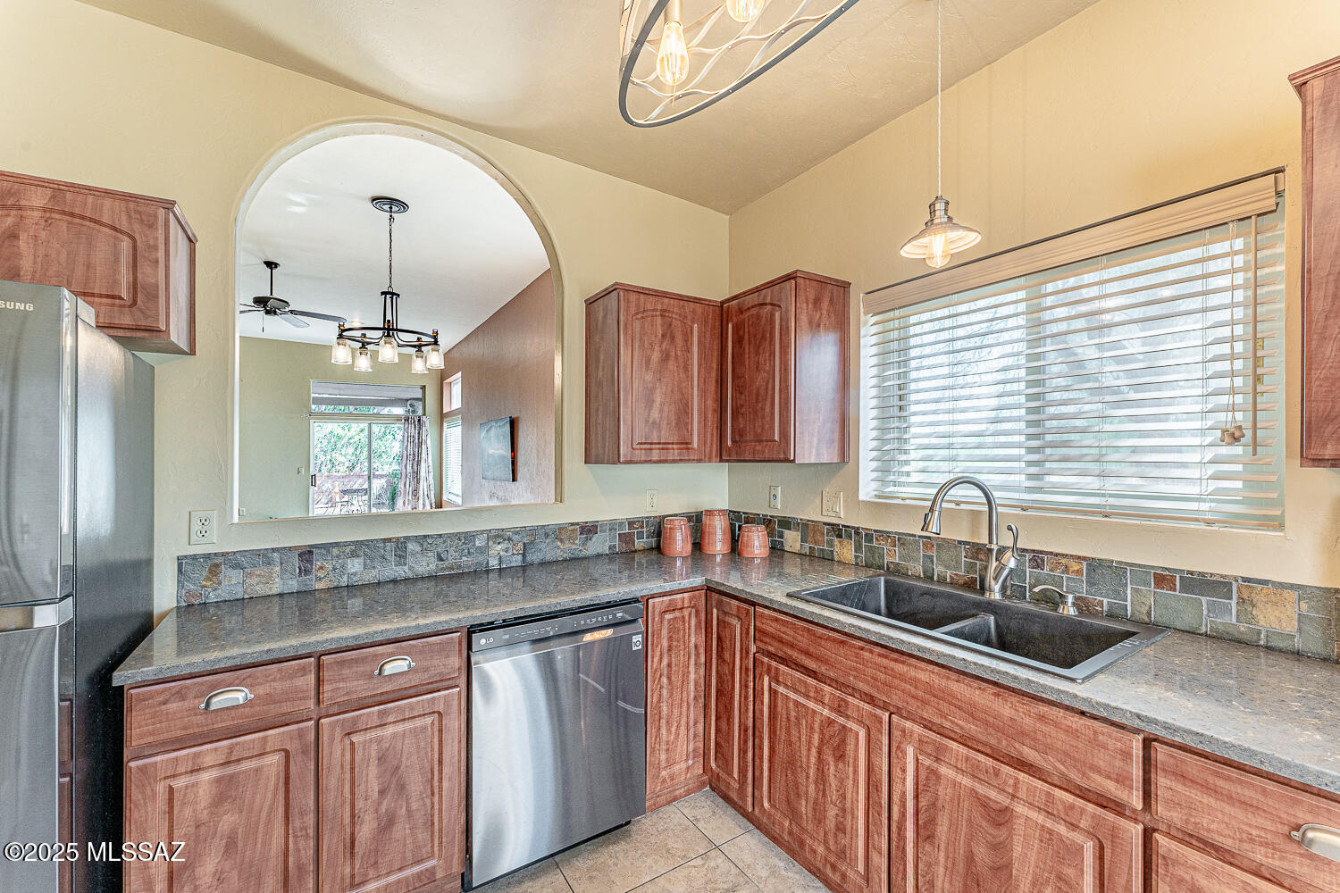 Colonia De Los Alamos - Springpointe - Residential