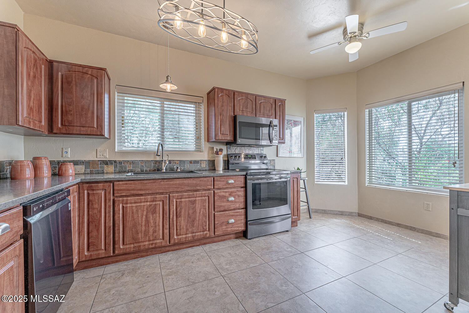 Colonia De Los Alamos - Springpointe - Residential