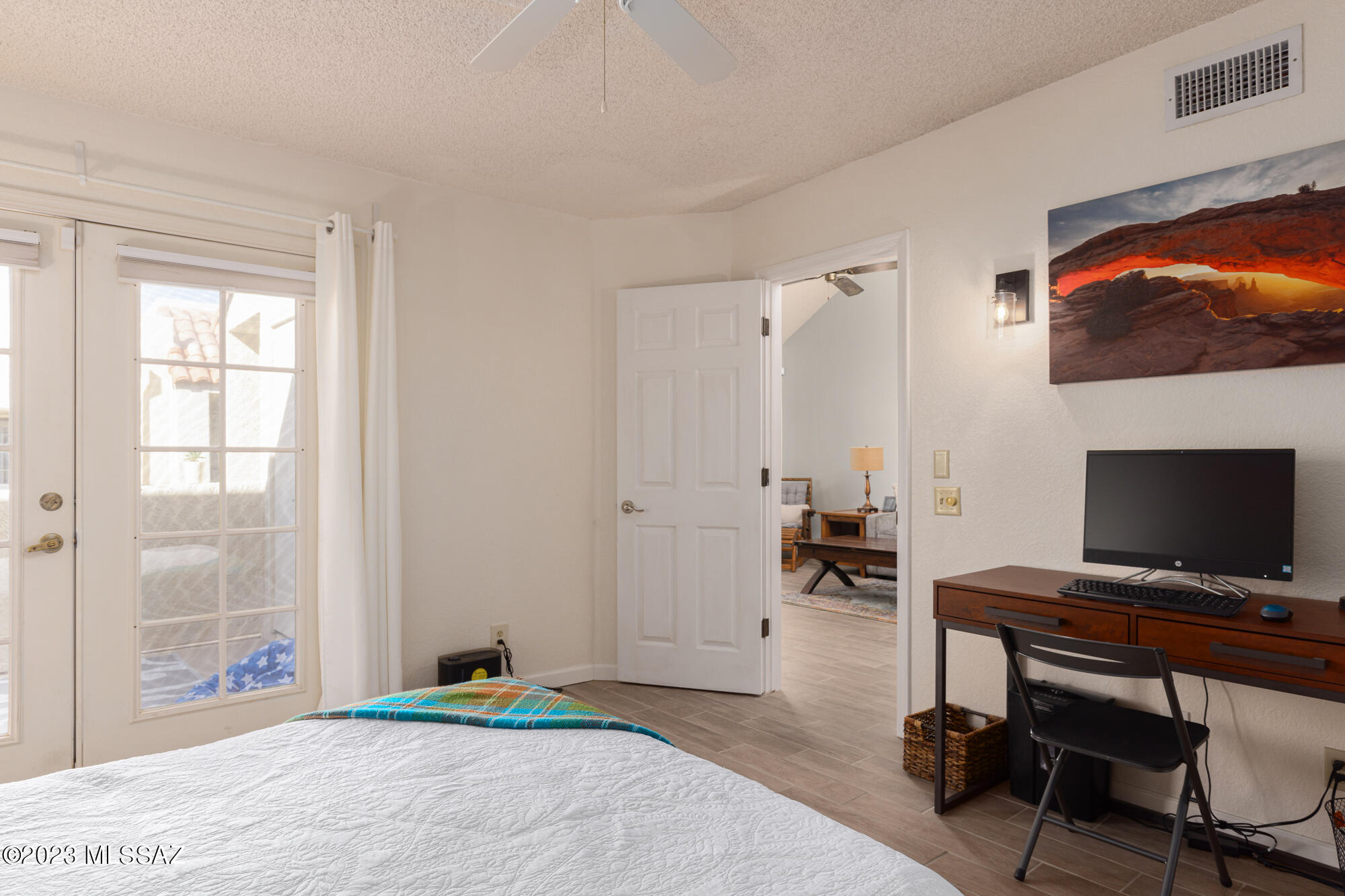 Twelve Hundred River Rd Condos - Residential