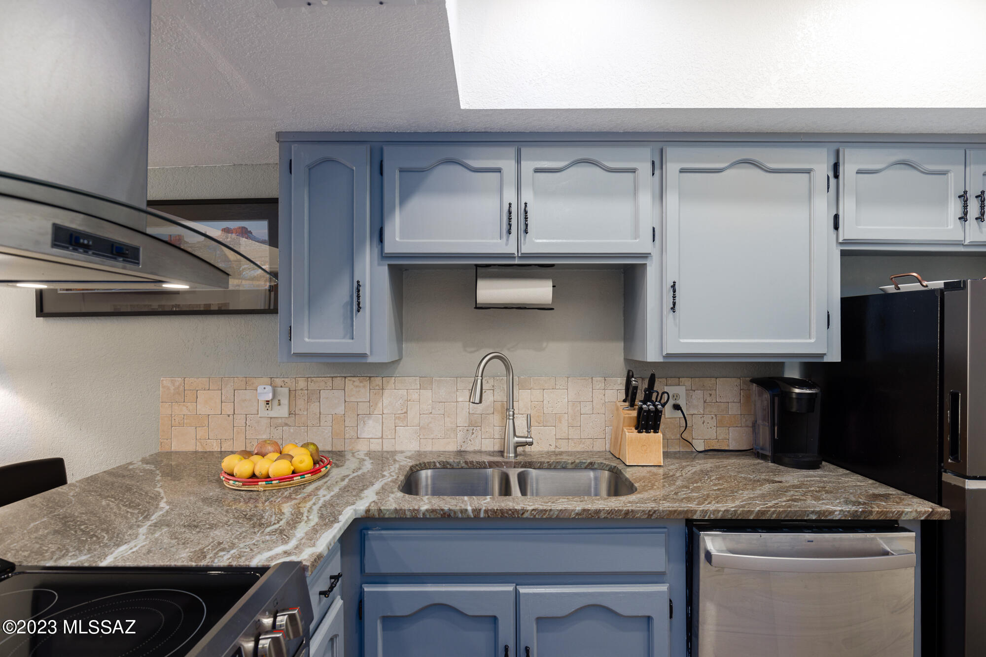 Twelve Hundred River Rd Condos - Residential