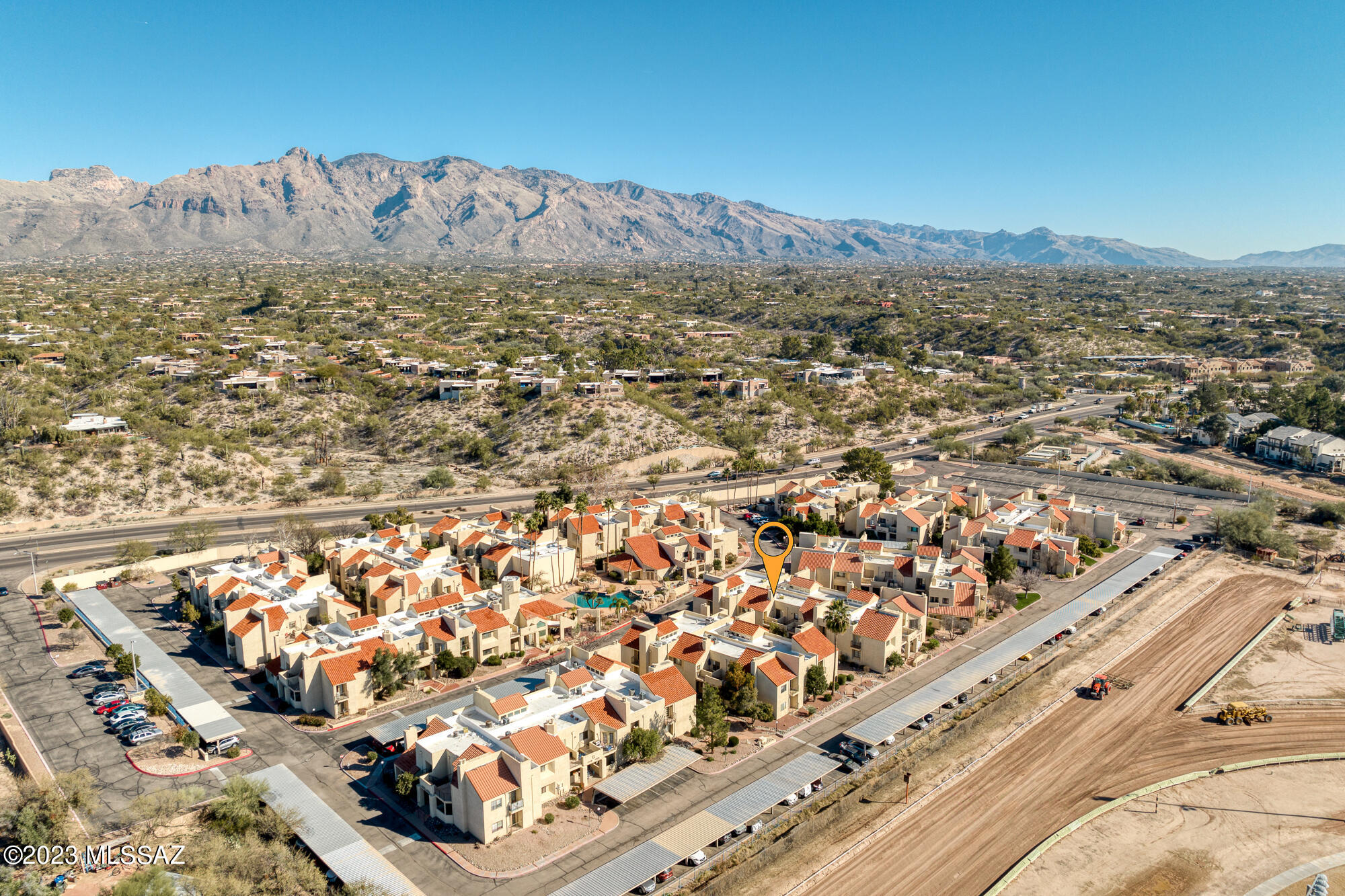 Twelve Hundred River Rd Condos - Residential