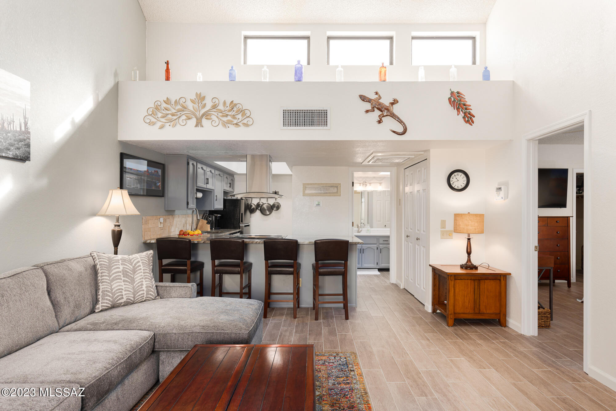 Twelve Hundred River Rd Condos - Residential