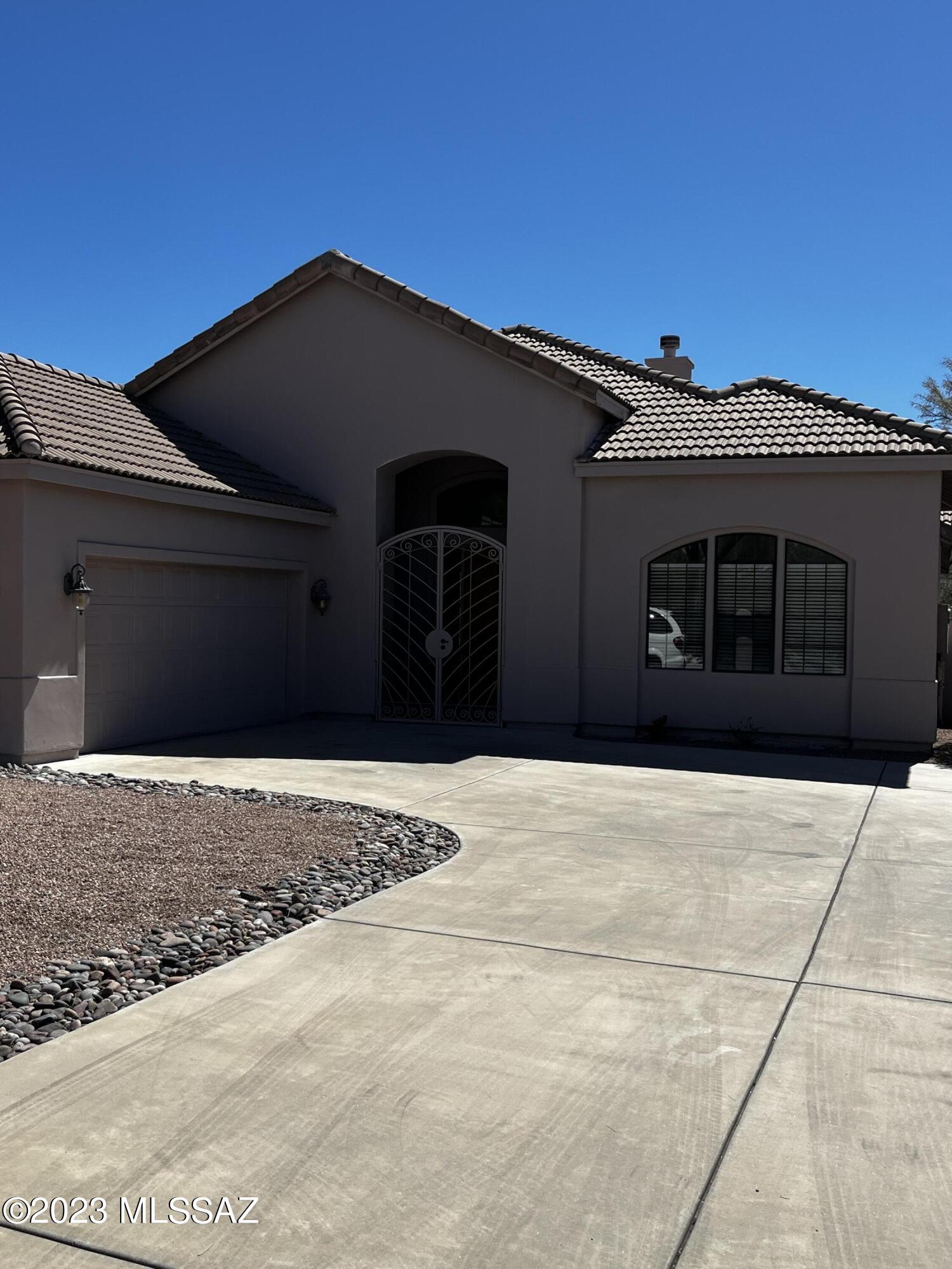 Beautiful home on corner lot, new appliances and flooring. Great room with large open kitchen and vaulted ceilings,