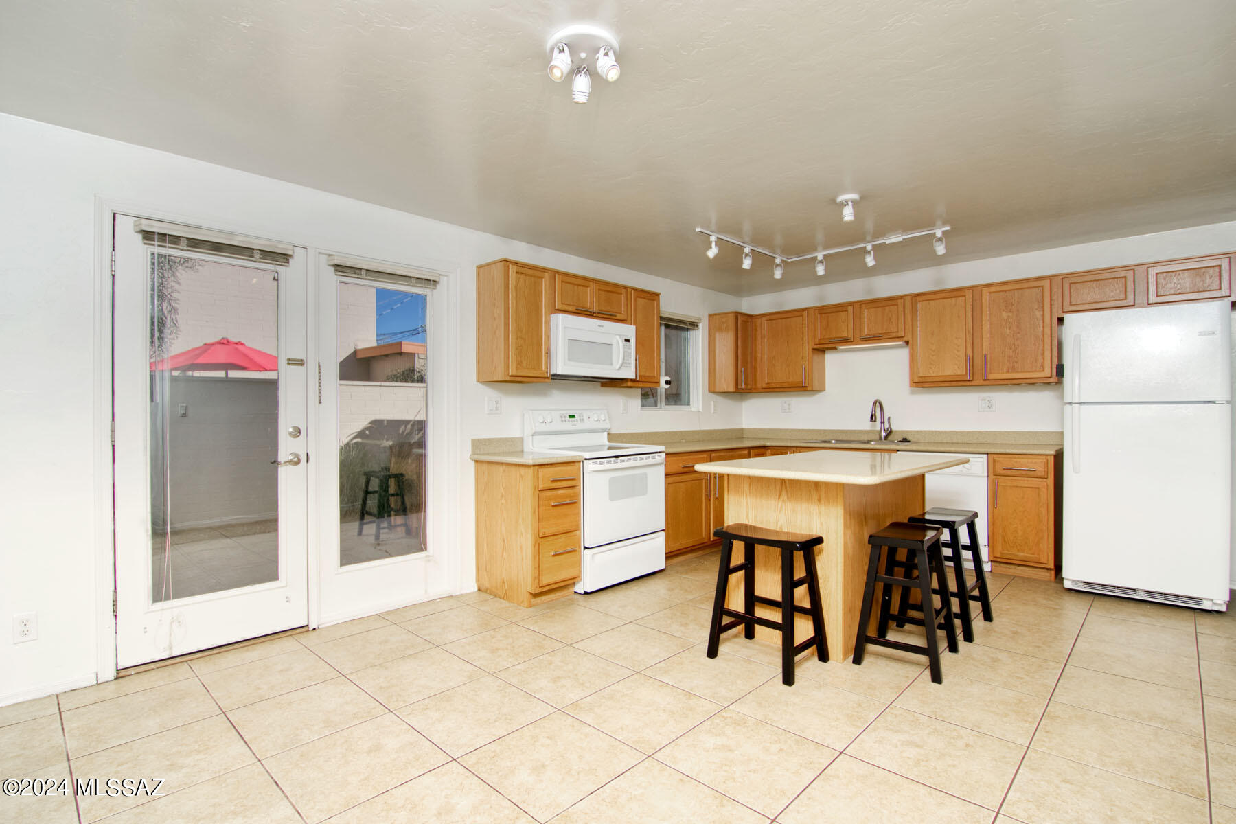 Villa Venice Condos - Residential