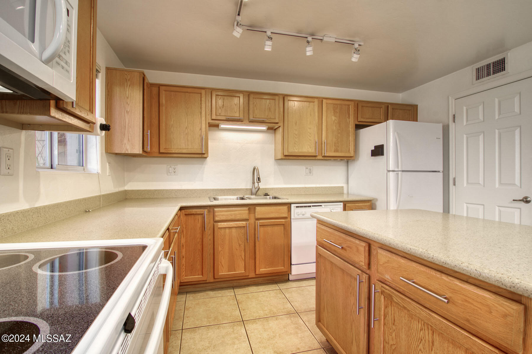 Villa Venice Condos - Residential