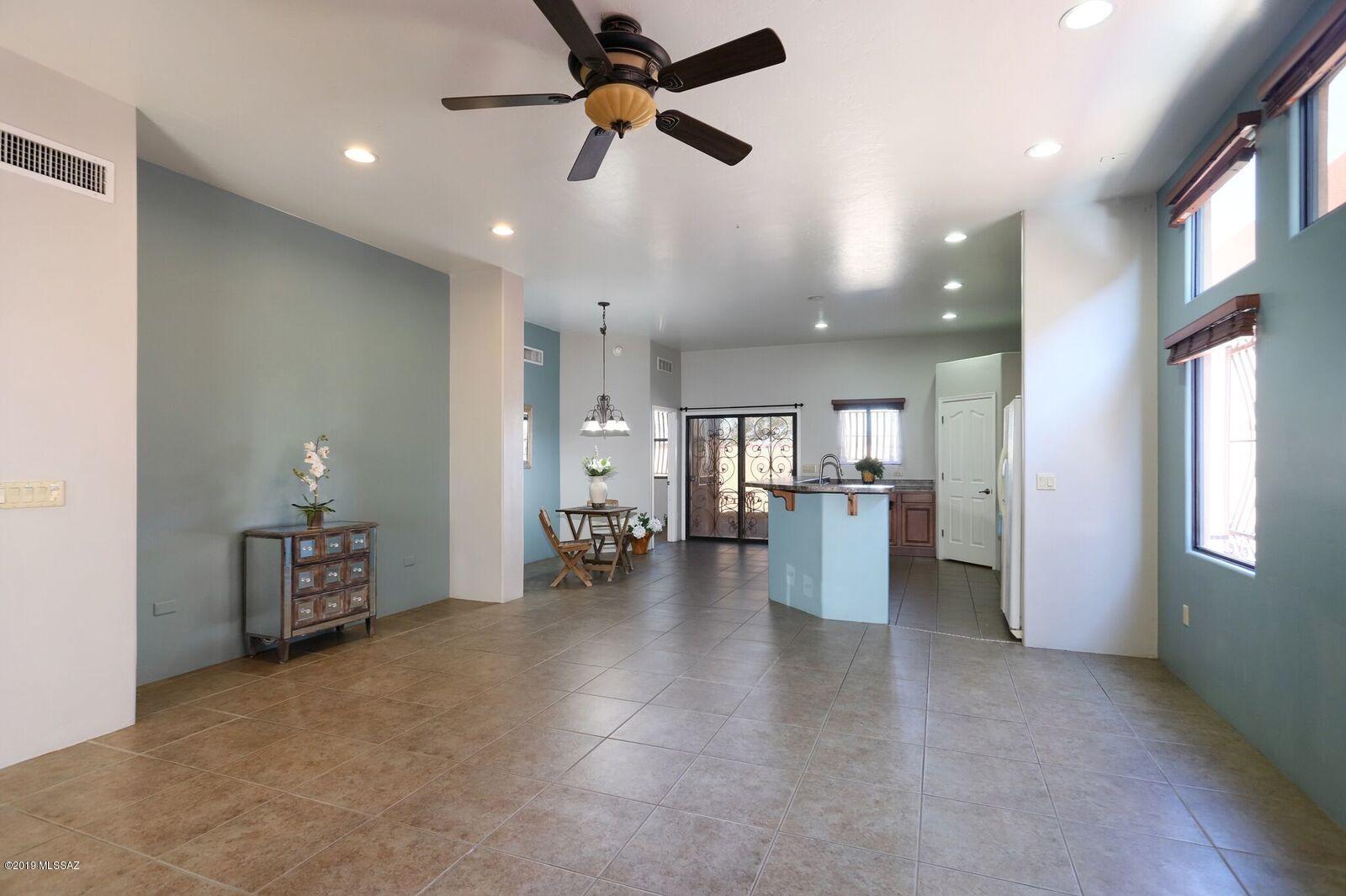 Paseo Estrella (1-104) - Residential