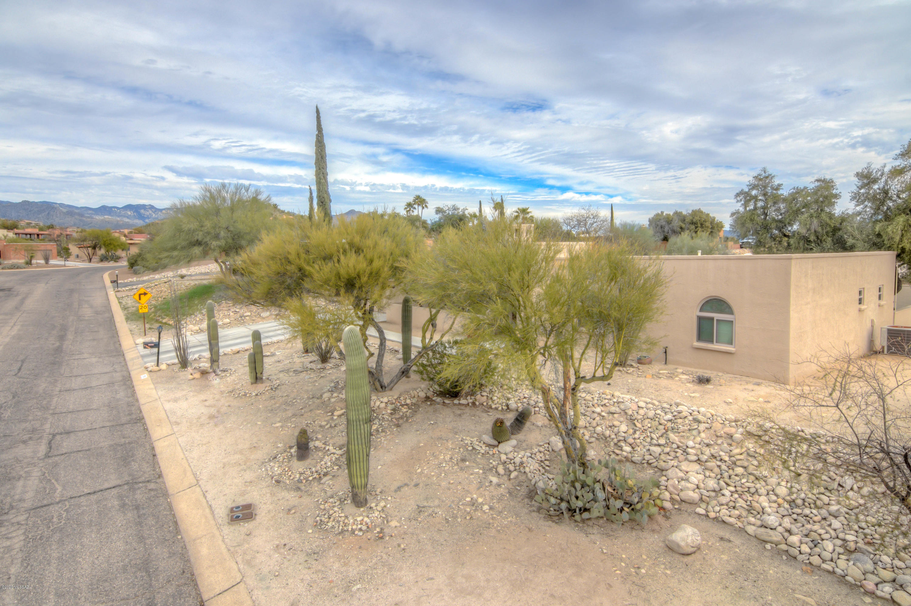 Sabino Vista Knolls (61-135) - Residential