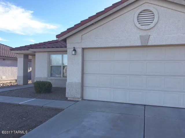 Very private setting in popular Rancho Aqua Dulce gated community. Cul-de-sac lot. New carpet, open floor plan, kitchen island with breakfast bar, maple cabinets, covered patio overlooks large, private yard, Tile roof, community pool and spa. Clean and move-in ready.
