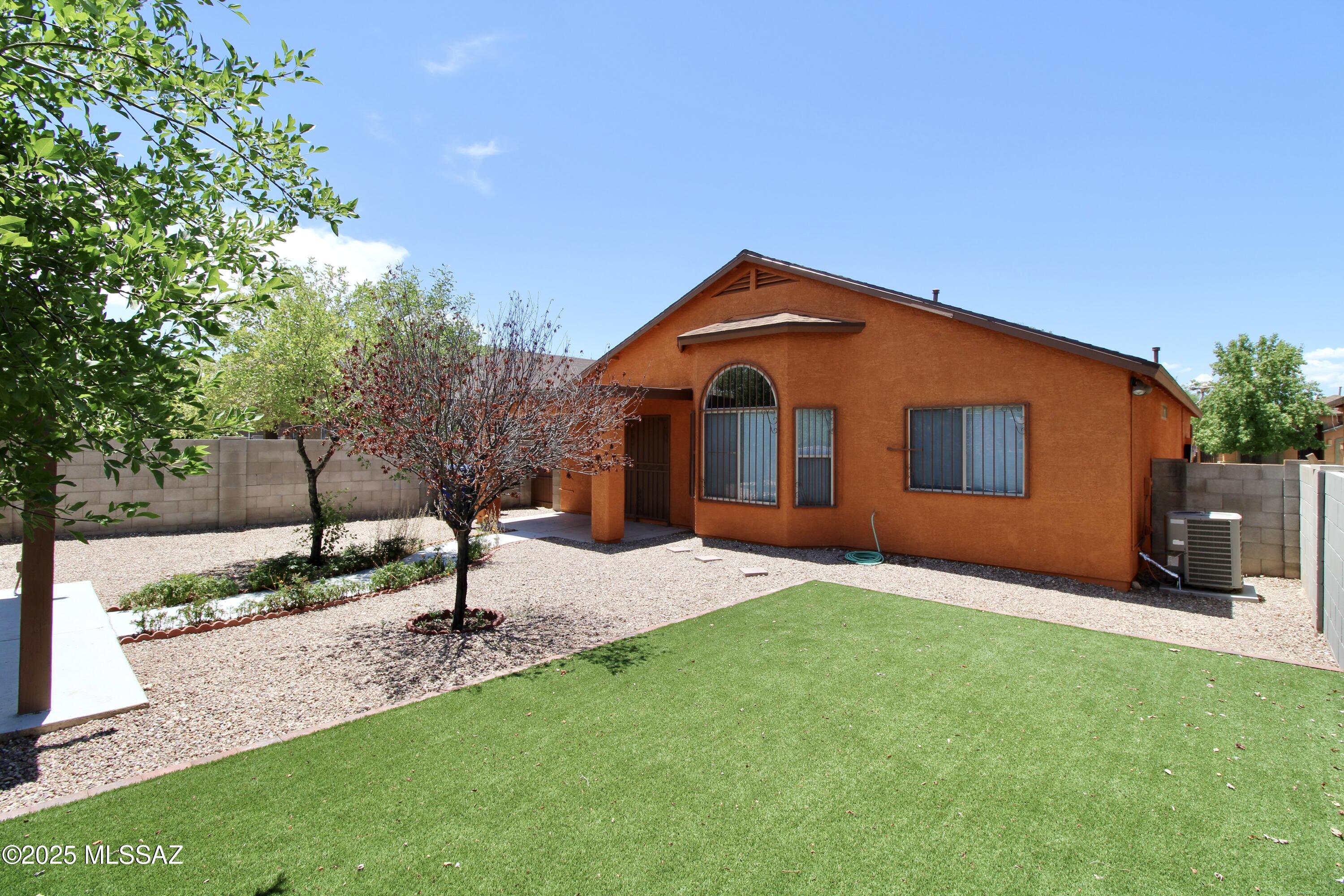 Tres Pueblos - Residential Lease